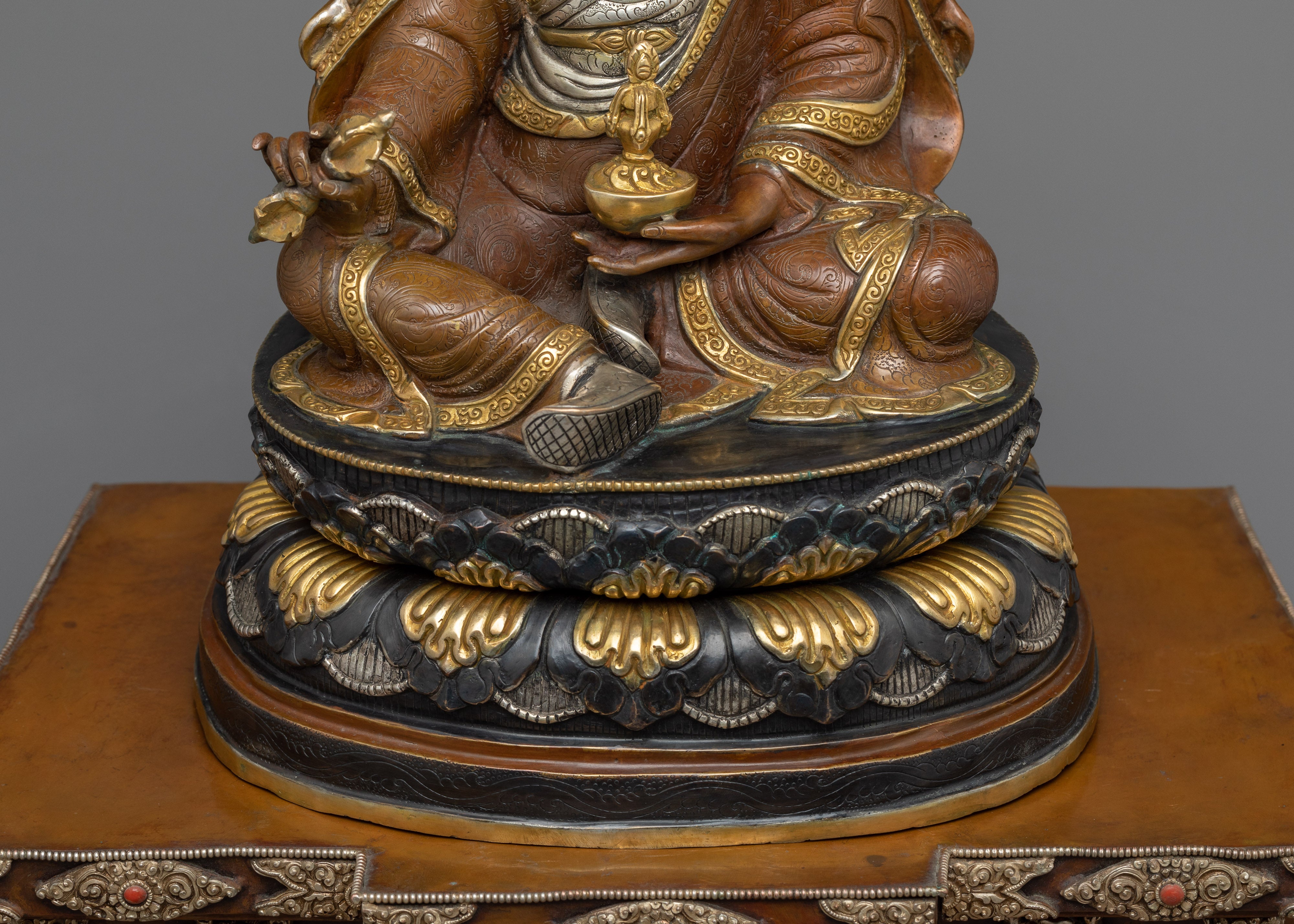 Guru Rinpoche Mantra | The Lotus-Born Master Seated on a Grand Throne