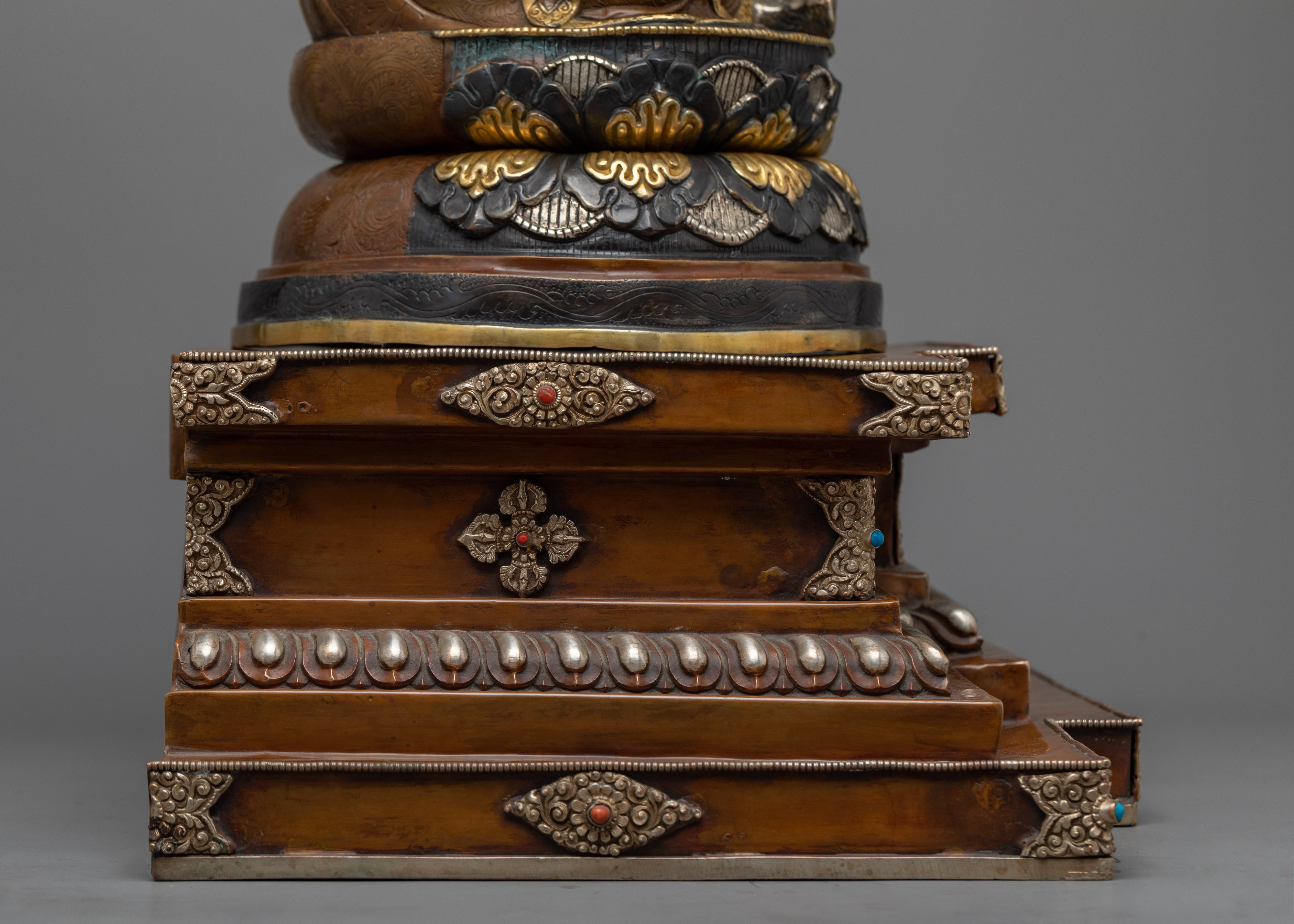 Guru Rinpoche Mantra | The Lotus-Born Master Seated on a Grand Throne