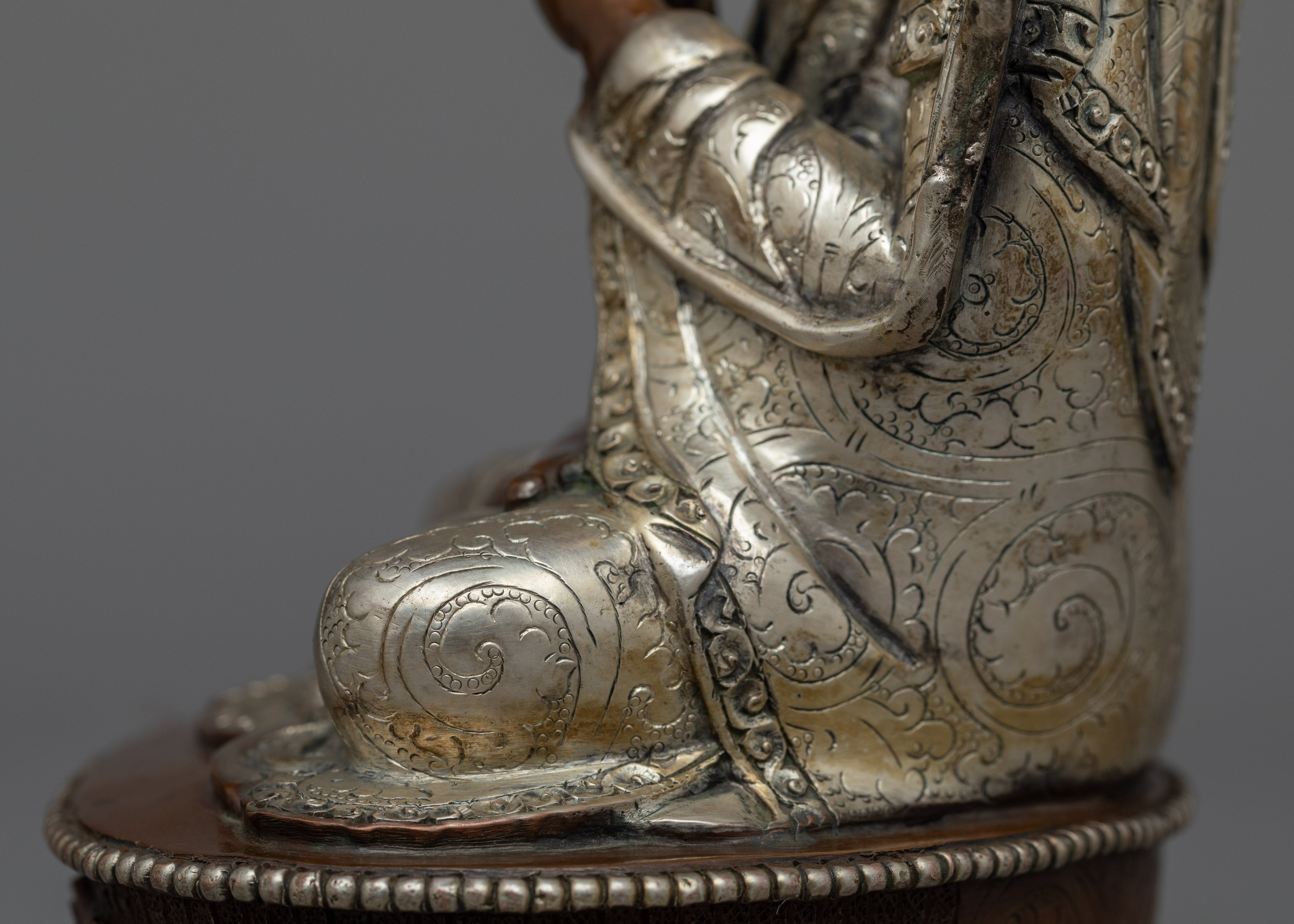 Revel in Wisdom with our Tsongkhapa Statue | Master & Disciple Statue Set