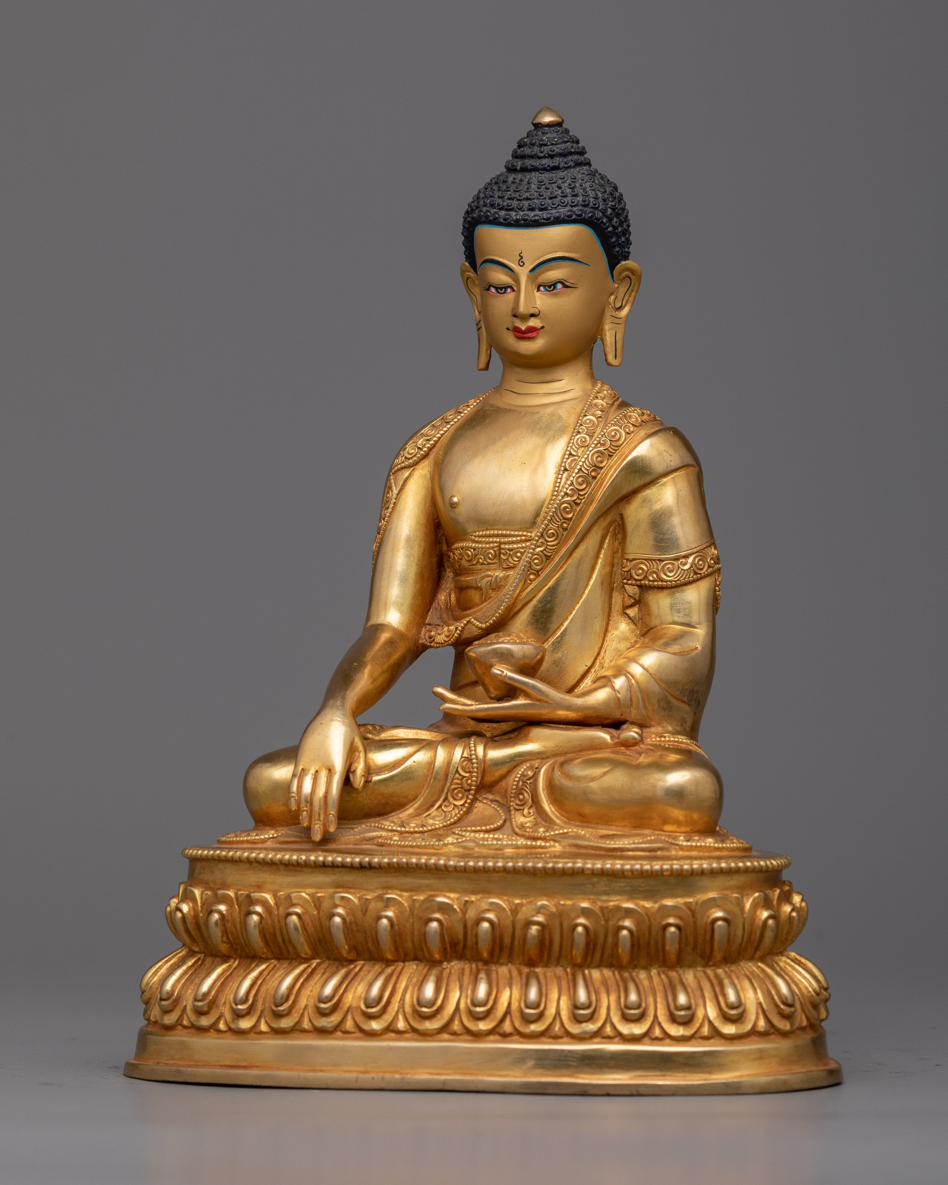 Enlighten Your Space with Gold Buddha Statue | Shakyamuni Buddha Sculpture
