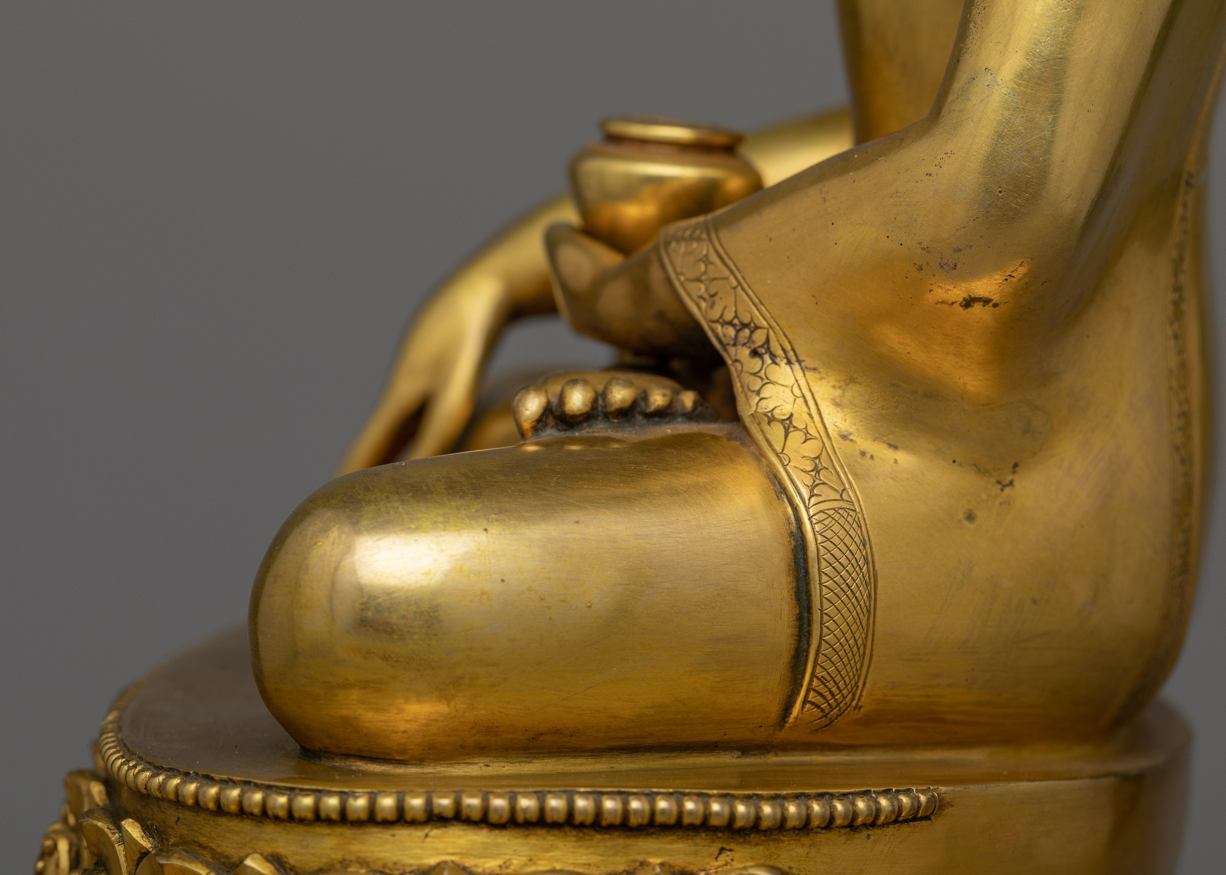 Shakyamuni Buddha Meditation Statue | Enlighten Your Space with our Premium Sculpture