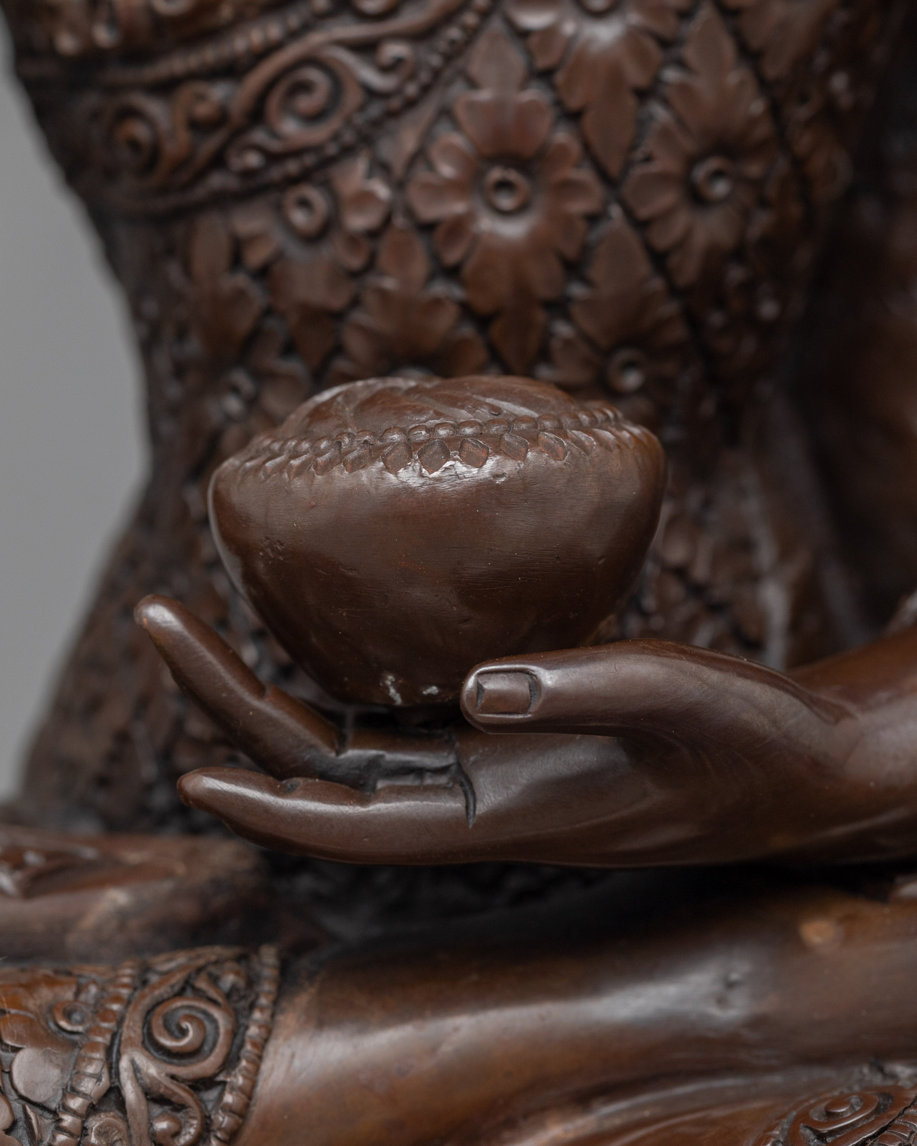 Serene Buddha Shakya Statue | Embodiment of Peace and Enlightenment