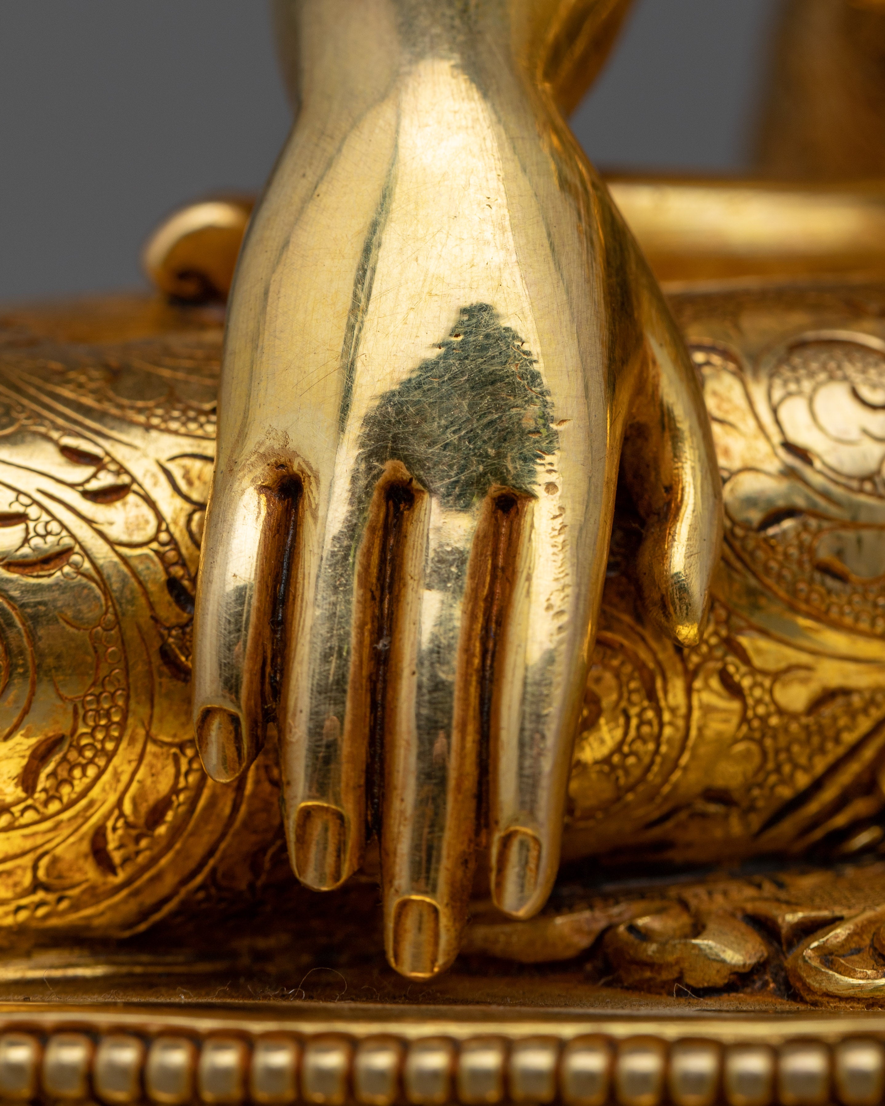 Gold-Gilded Shakyamuni Buddha Statue | Experience Enlightenment & Spirituality