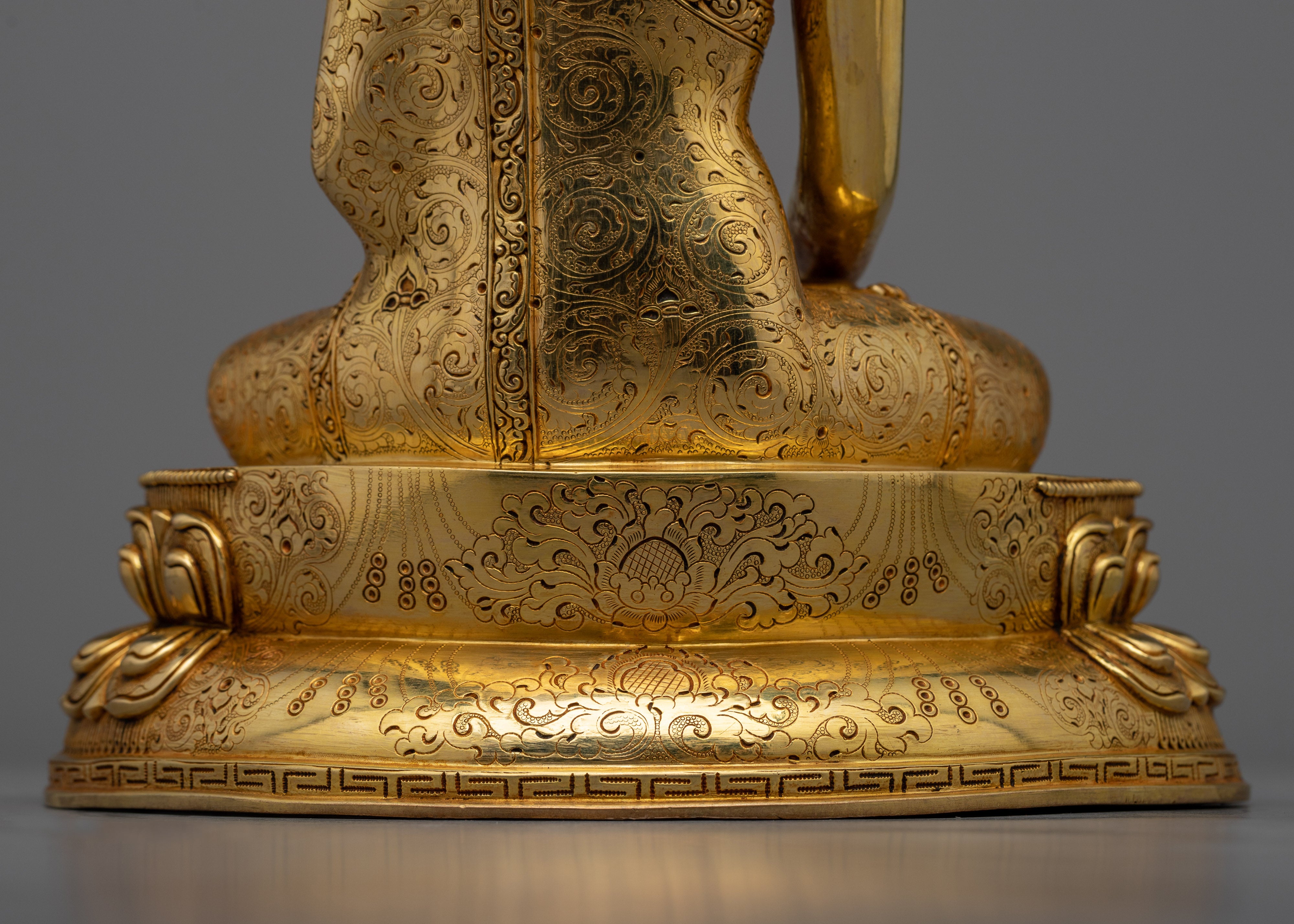 Gold-Gilded Shakyamuni Buddha Statue | Experience Enlightenment & Spirituality