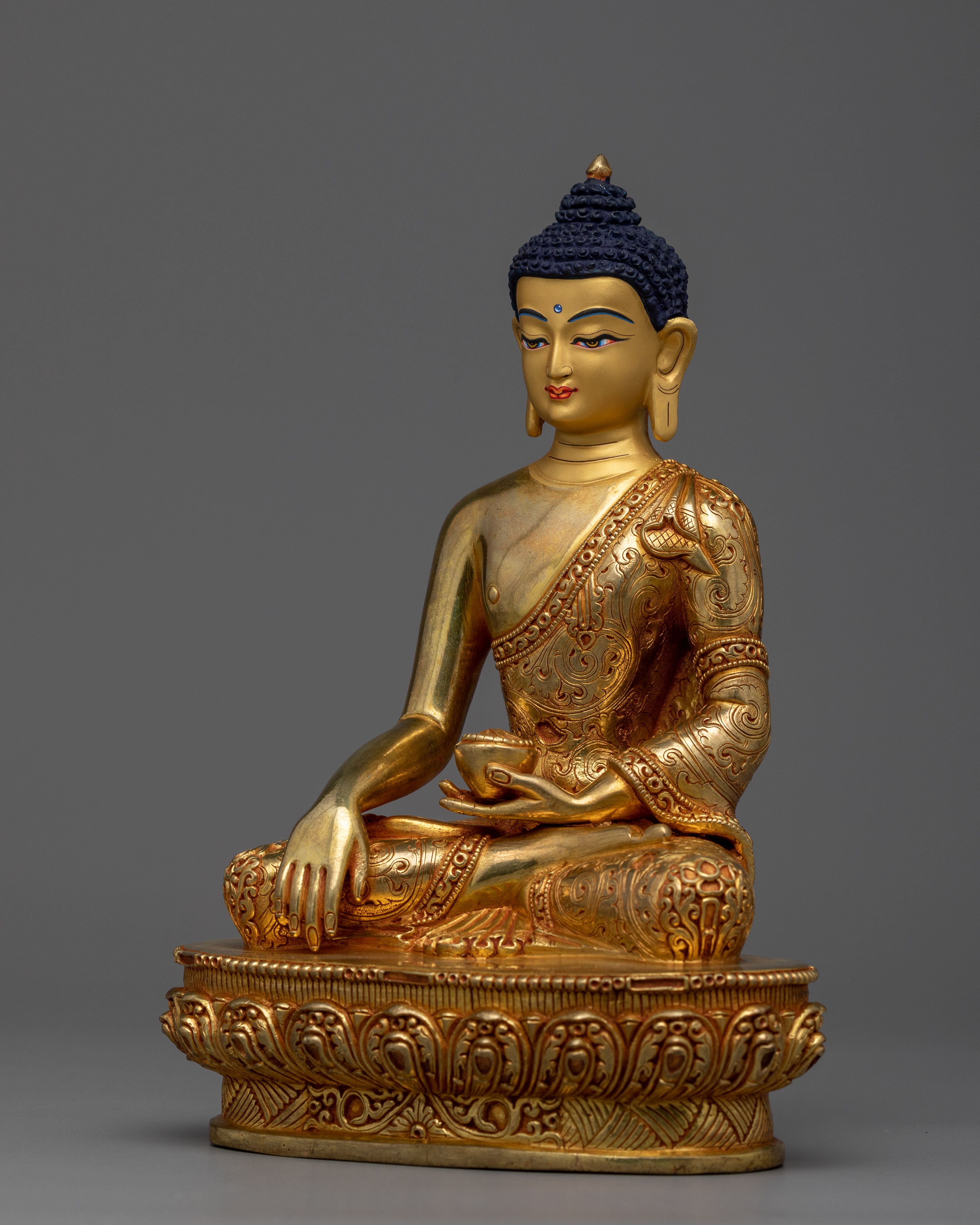 shakyamuni-buddha-gold-gilded-sculpture
