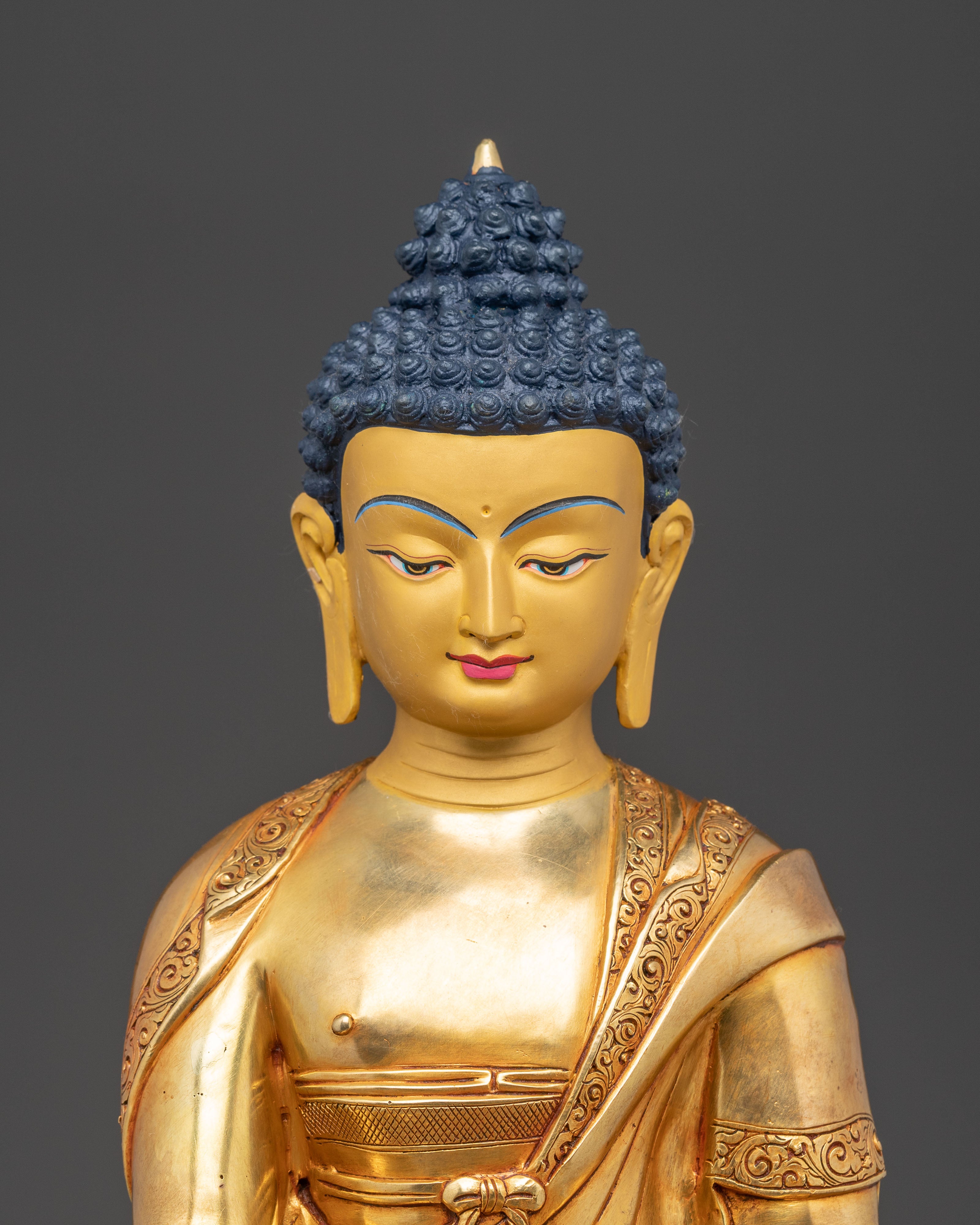 Handmade Radiant Sculpture of Buddha Shakyamuni
