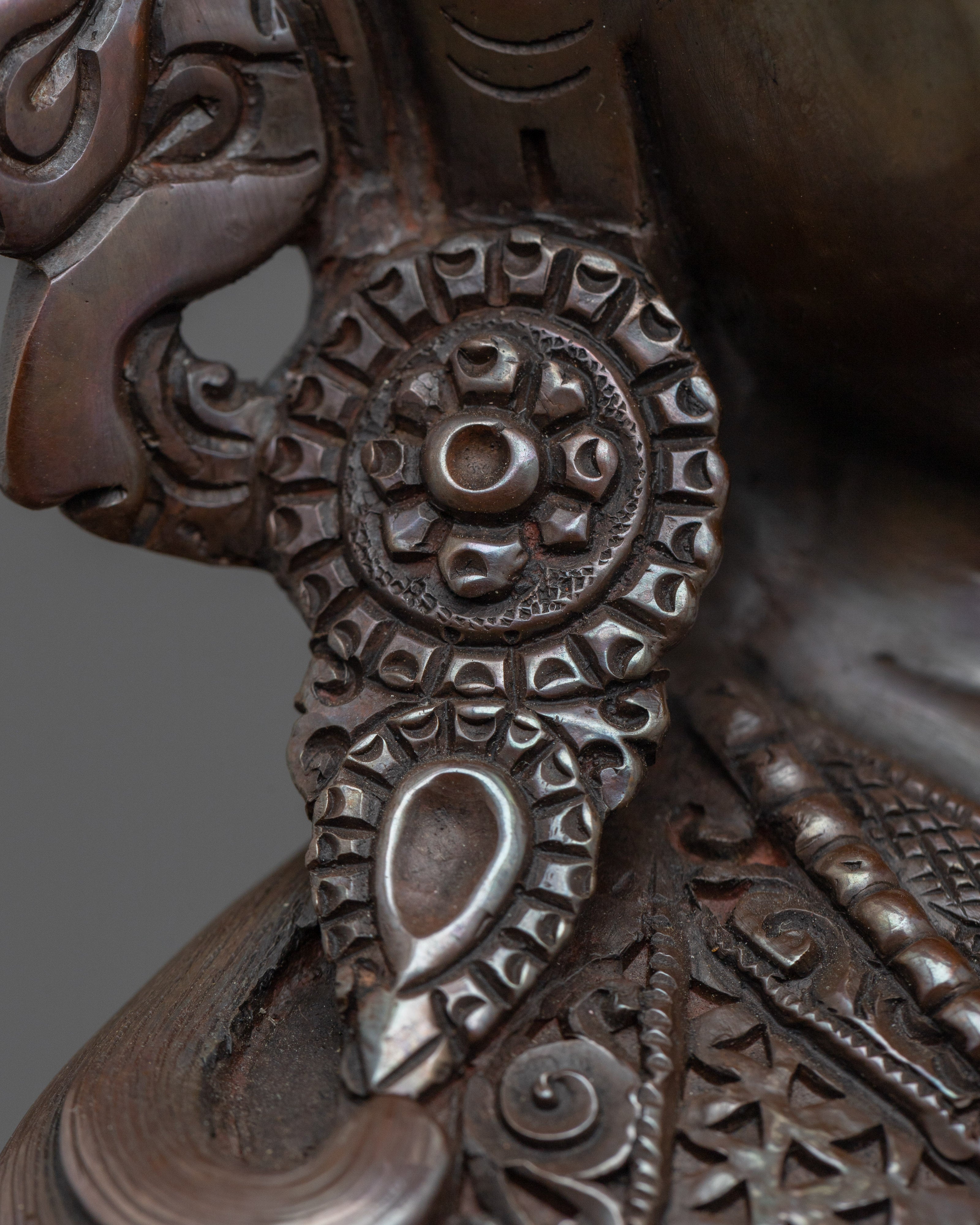 Dusum Sangye Guru Rinpoche Statue | Illuminate Your Spiritual Path with Guru Rinpoche's Guidance