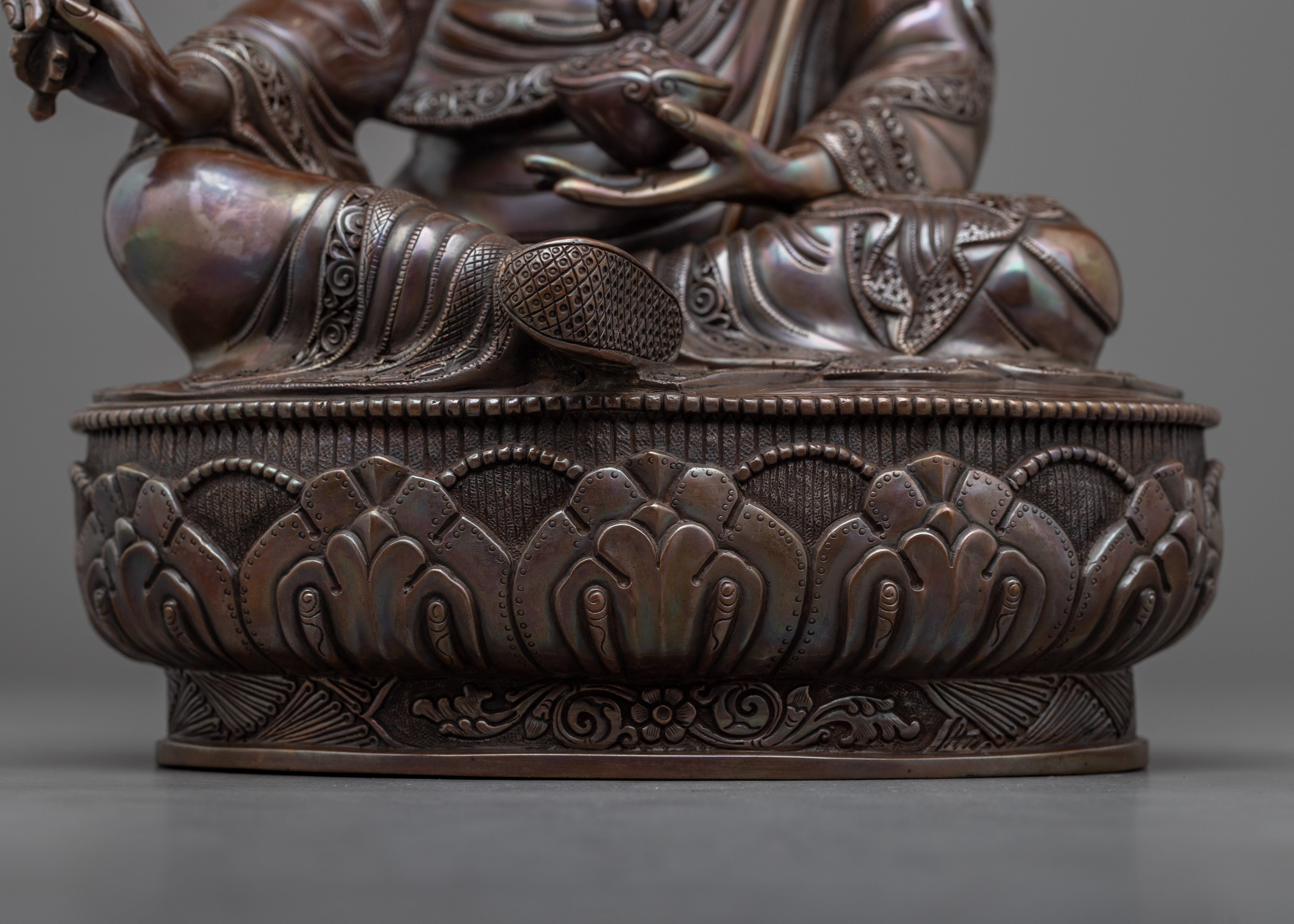 Dusum Sangye Guru Rinpoche Statue | Illuminate Your Spiritual Path with Guru Rinpoche's Guidance