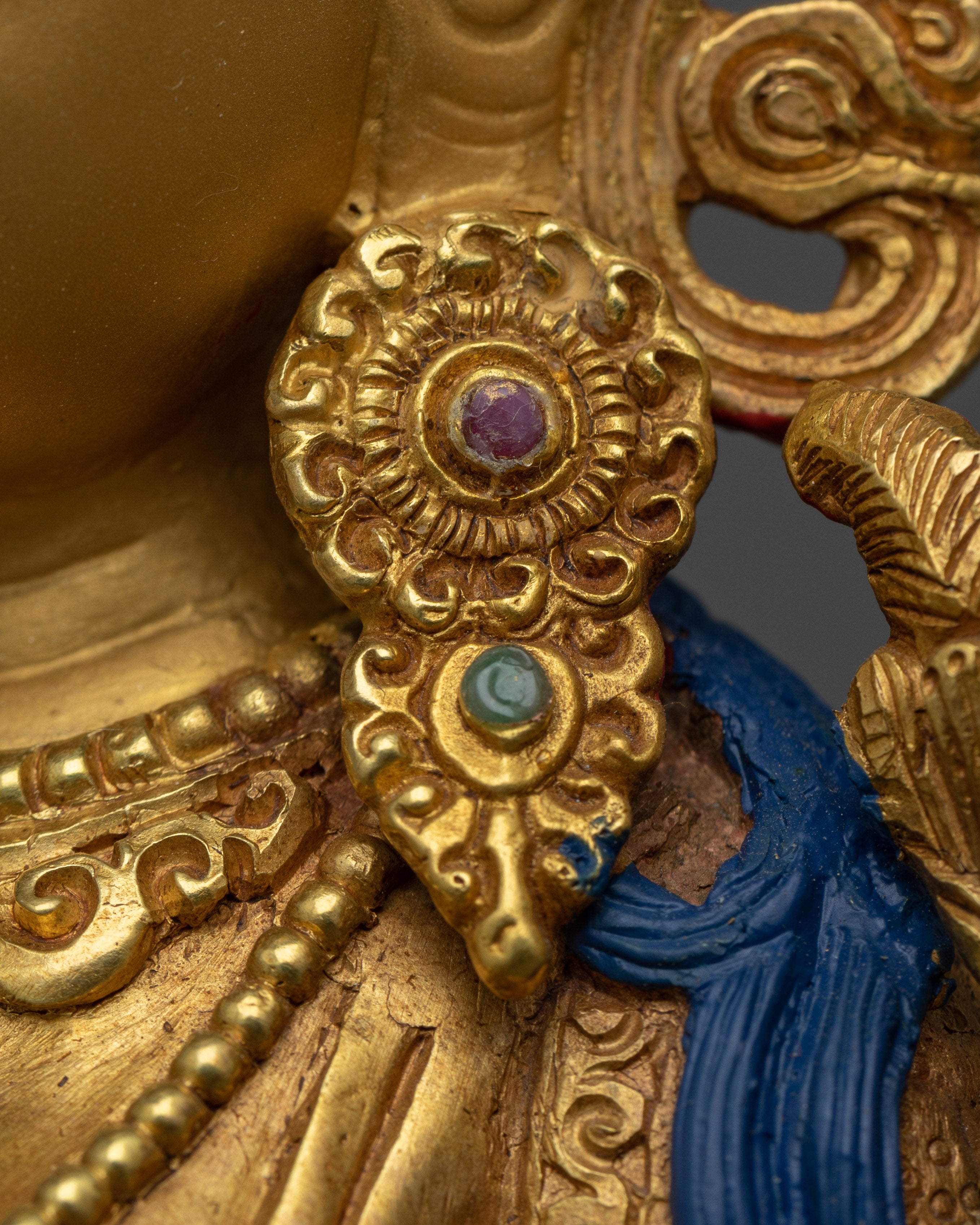 Discover the Resplendent Beauty of Gold-Gilded Bodhisattvas Statues | Buddhist Bodhisattva Deity