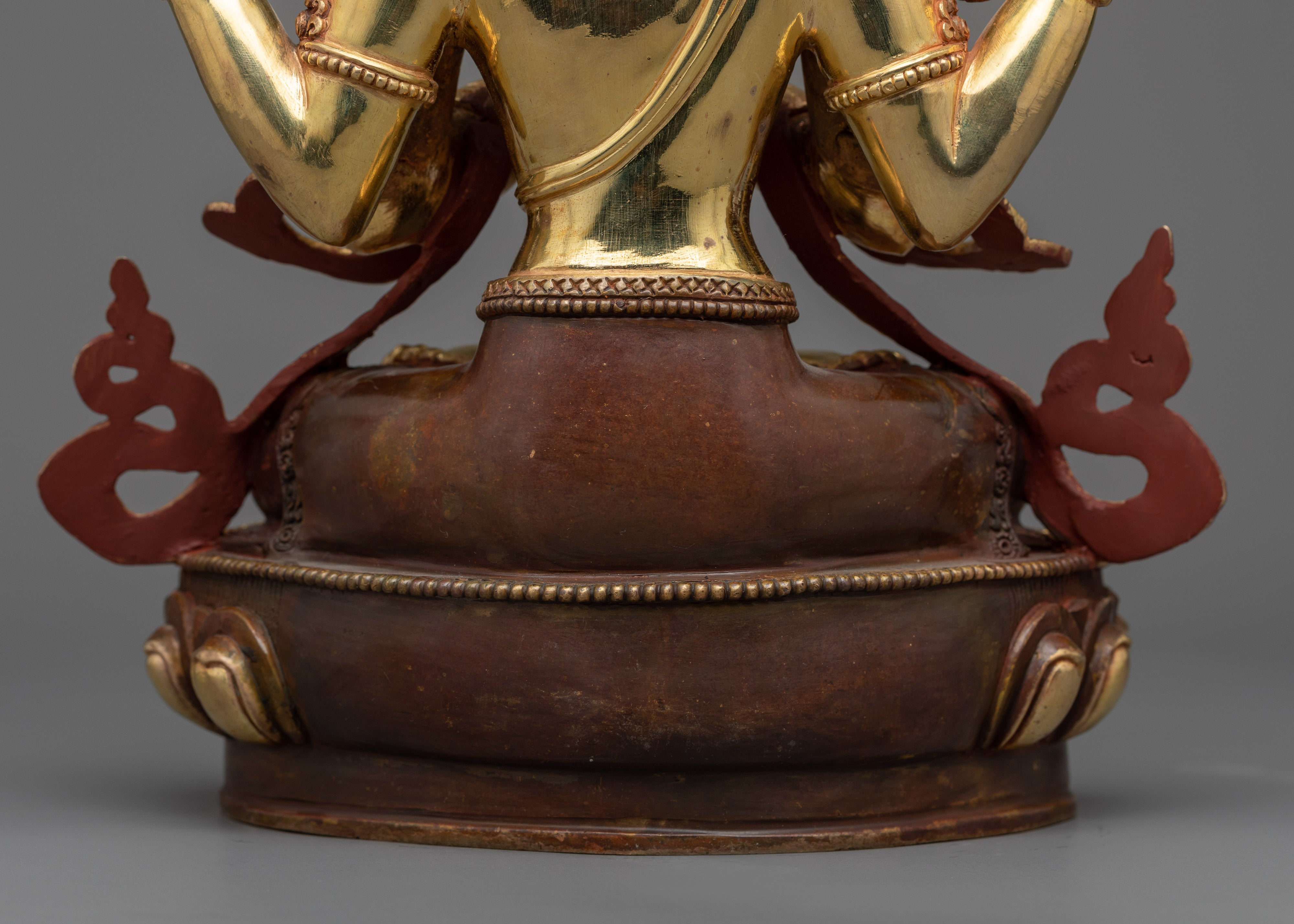 Avalokiteshvara Chenrezig Mantra Statue | A Beacon of Compassion and Grace