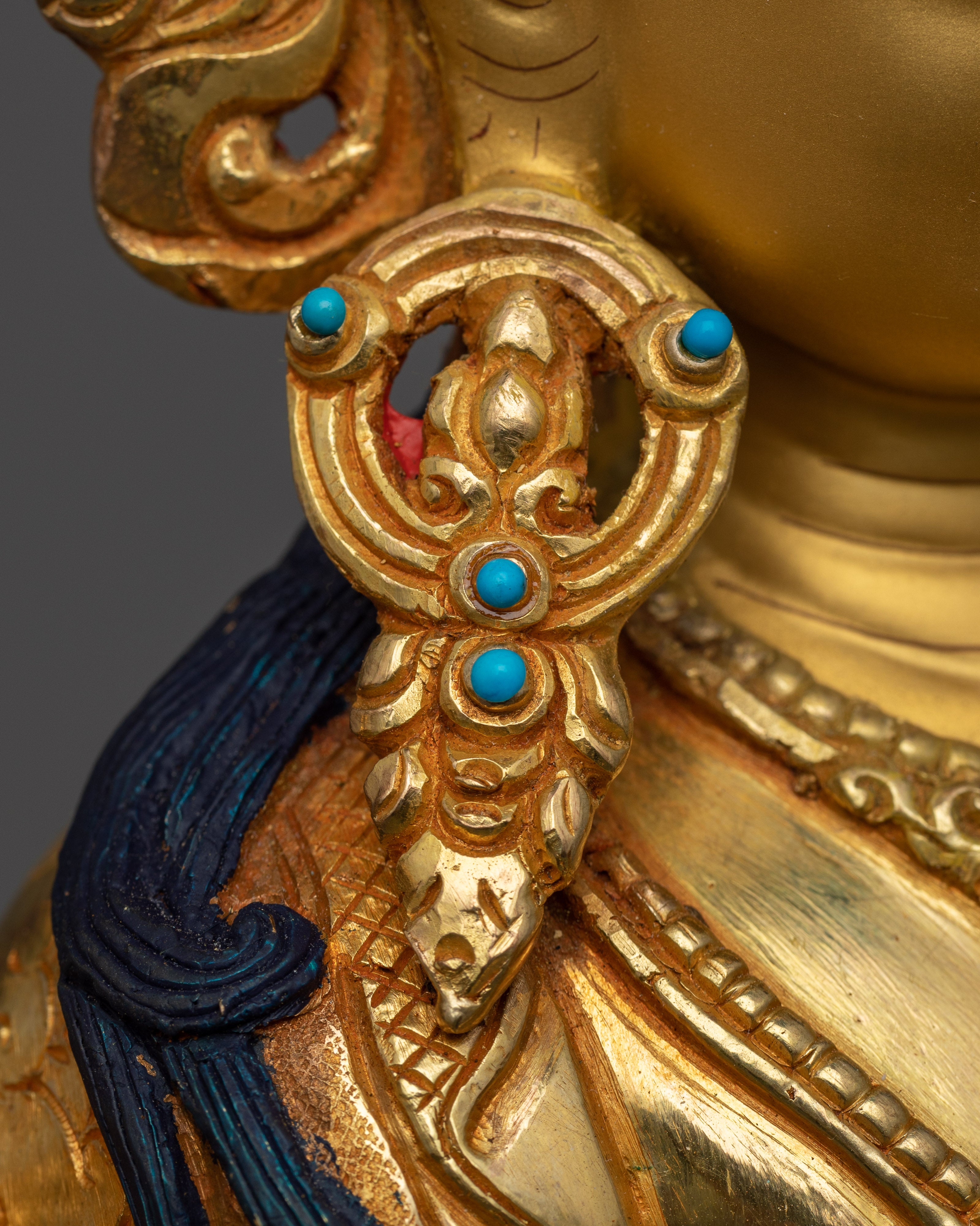 Avalokiteshvara Kuan Yin Statue | A Tribute to Compassion and Mercy