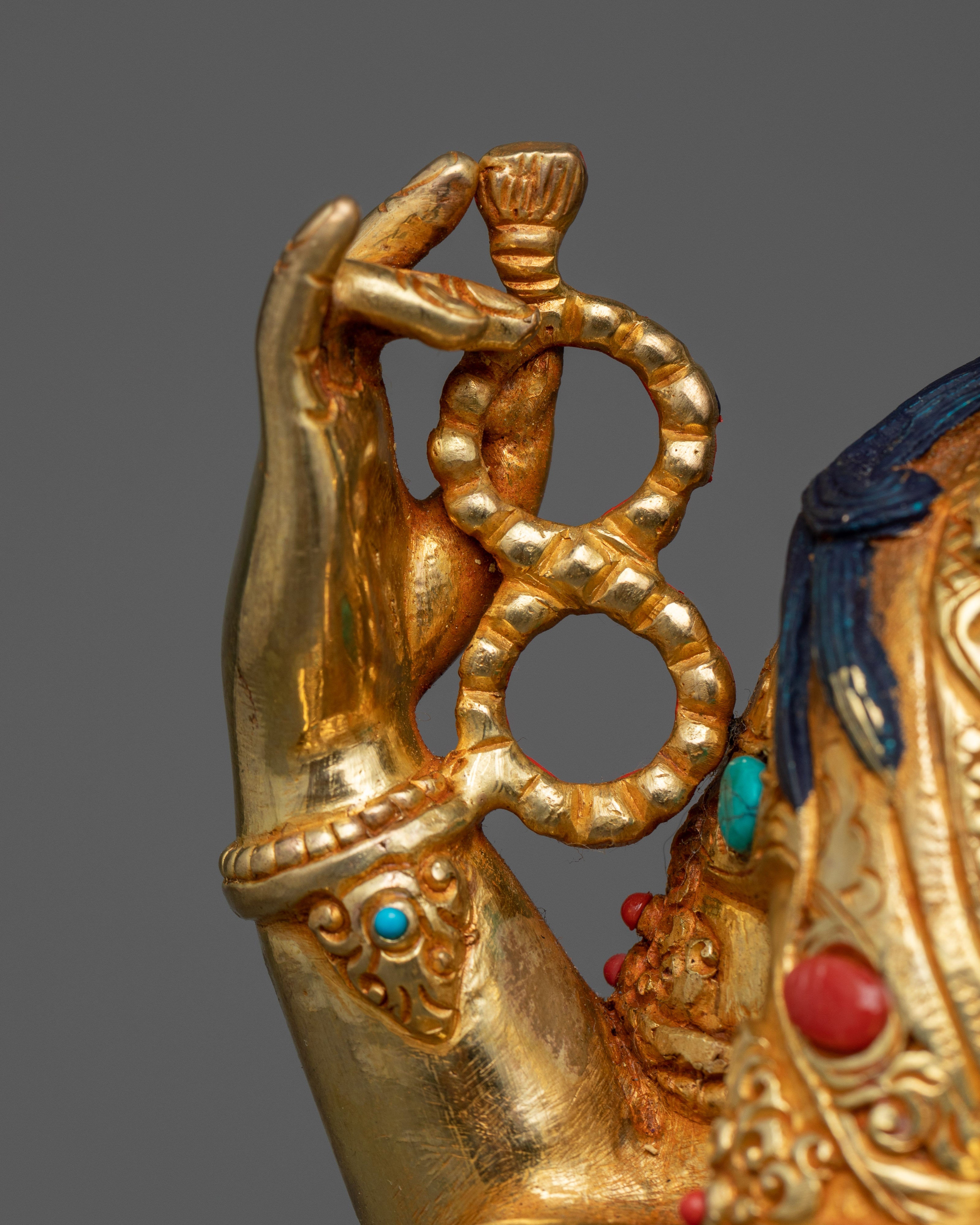 Avalokiteshvara Kuan Yin Statue | A Tribute to Compassion and Mercy