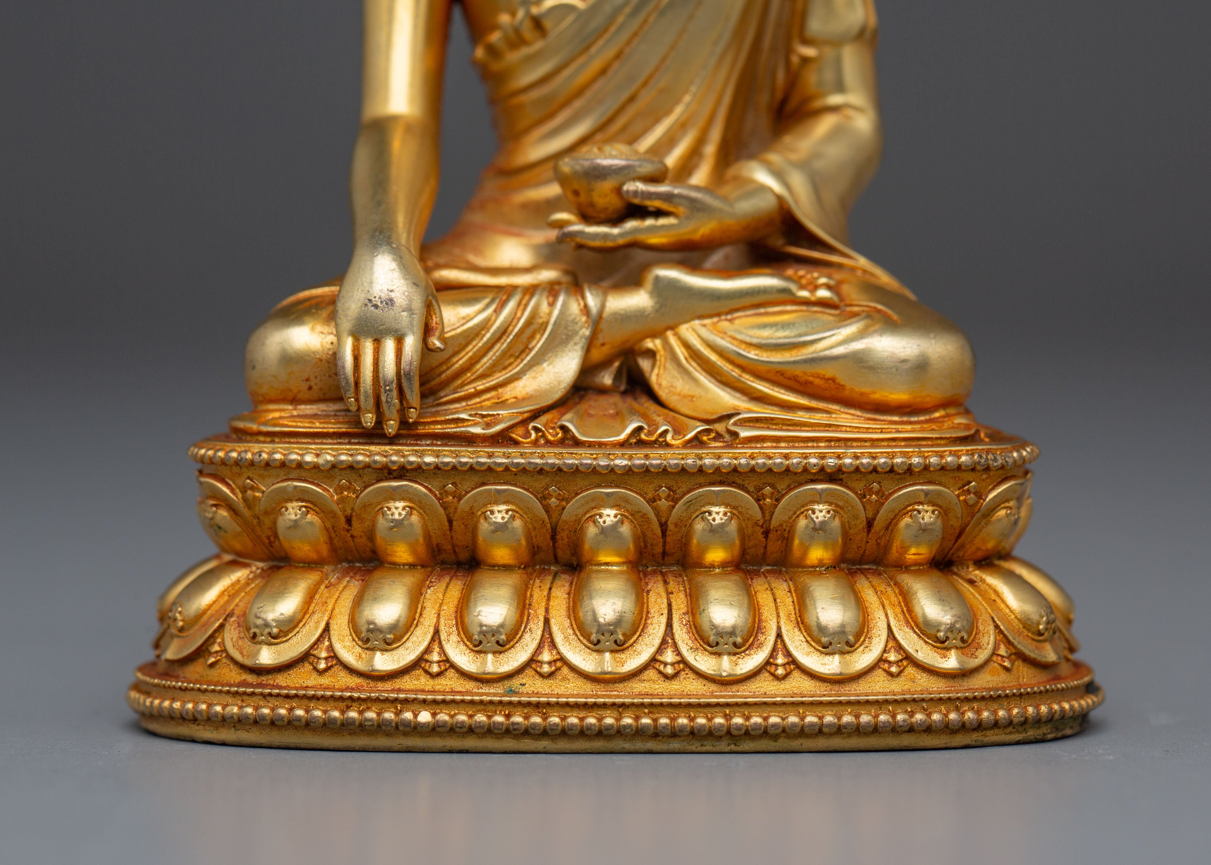 Machine-Made Buddha Shakyamuni Golden Statue