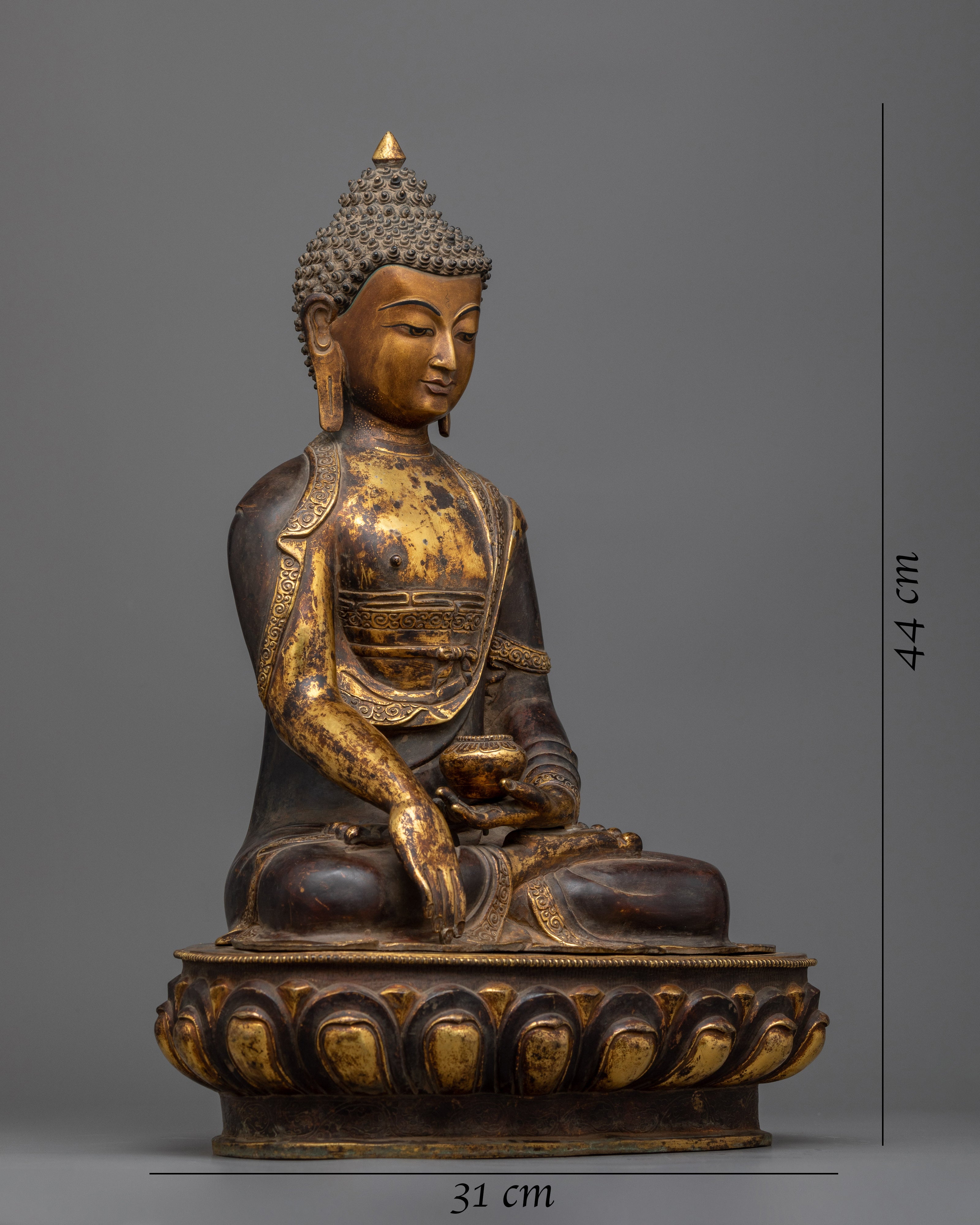 buddha-shakyamuni-seated-in-meditation-figure