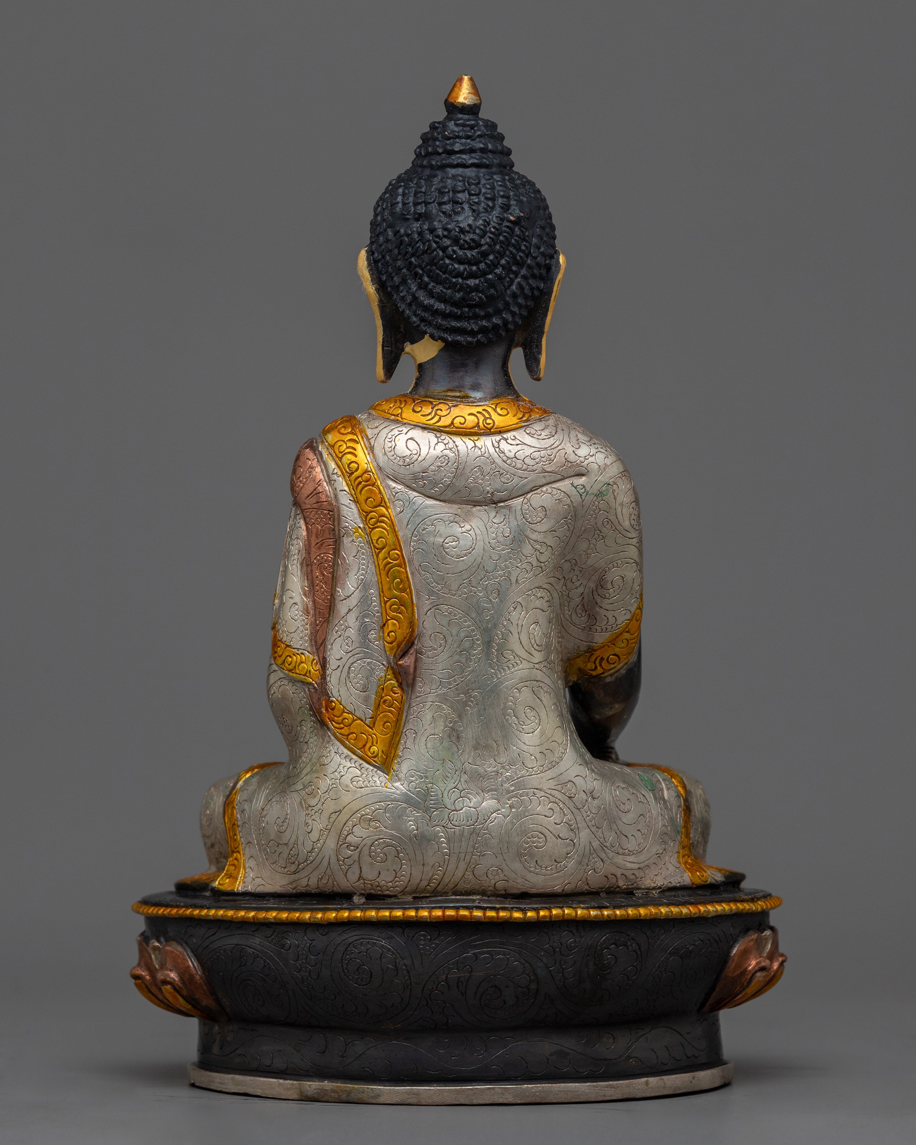 Shakyamuni Buddha seated in Meditation