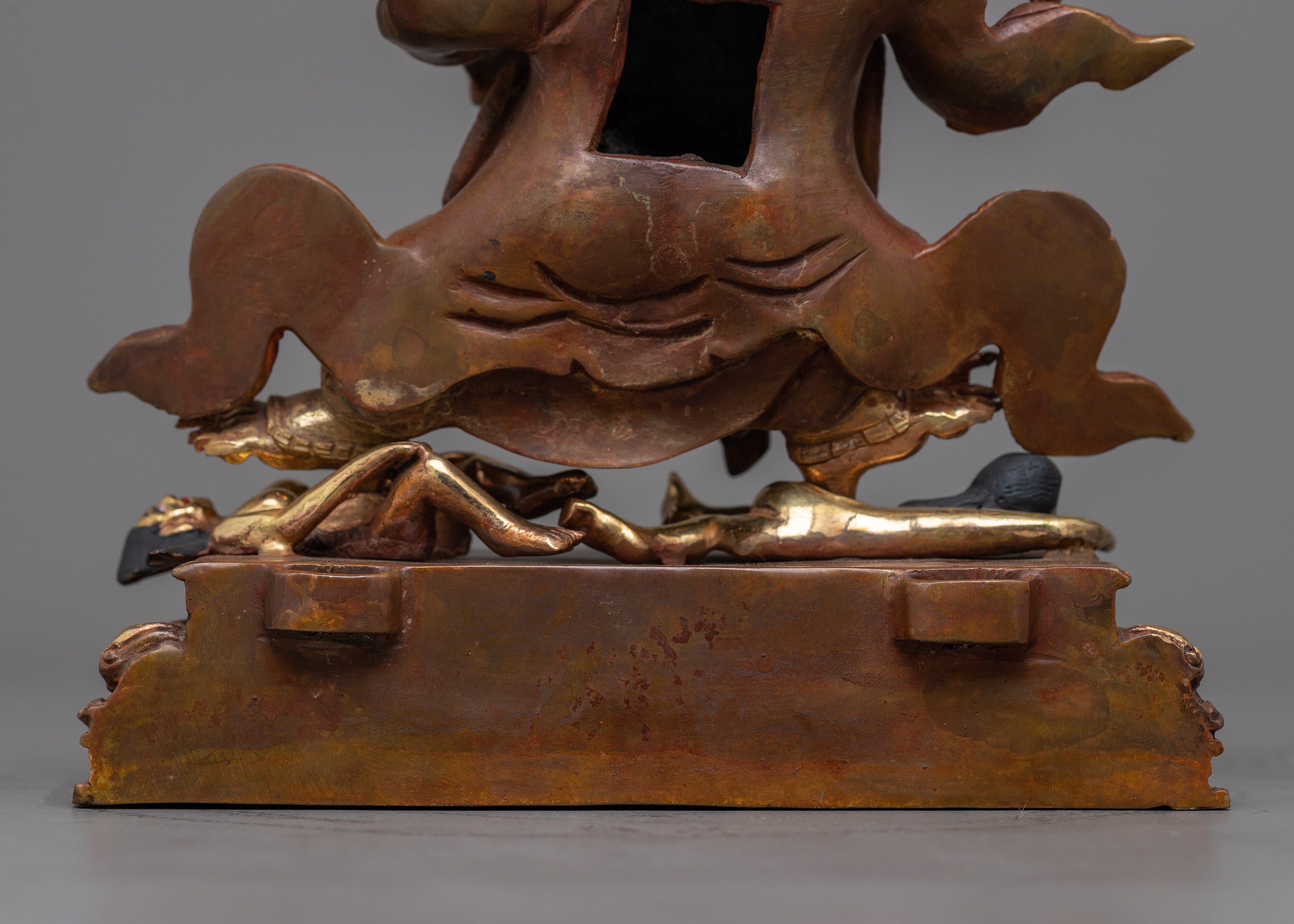 Two-Armed Bernagchen Mahakala Dharma Protector | Experience the Tranquil Aura