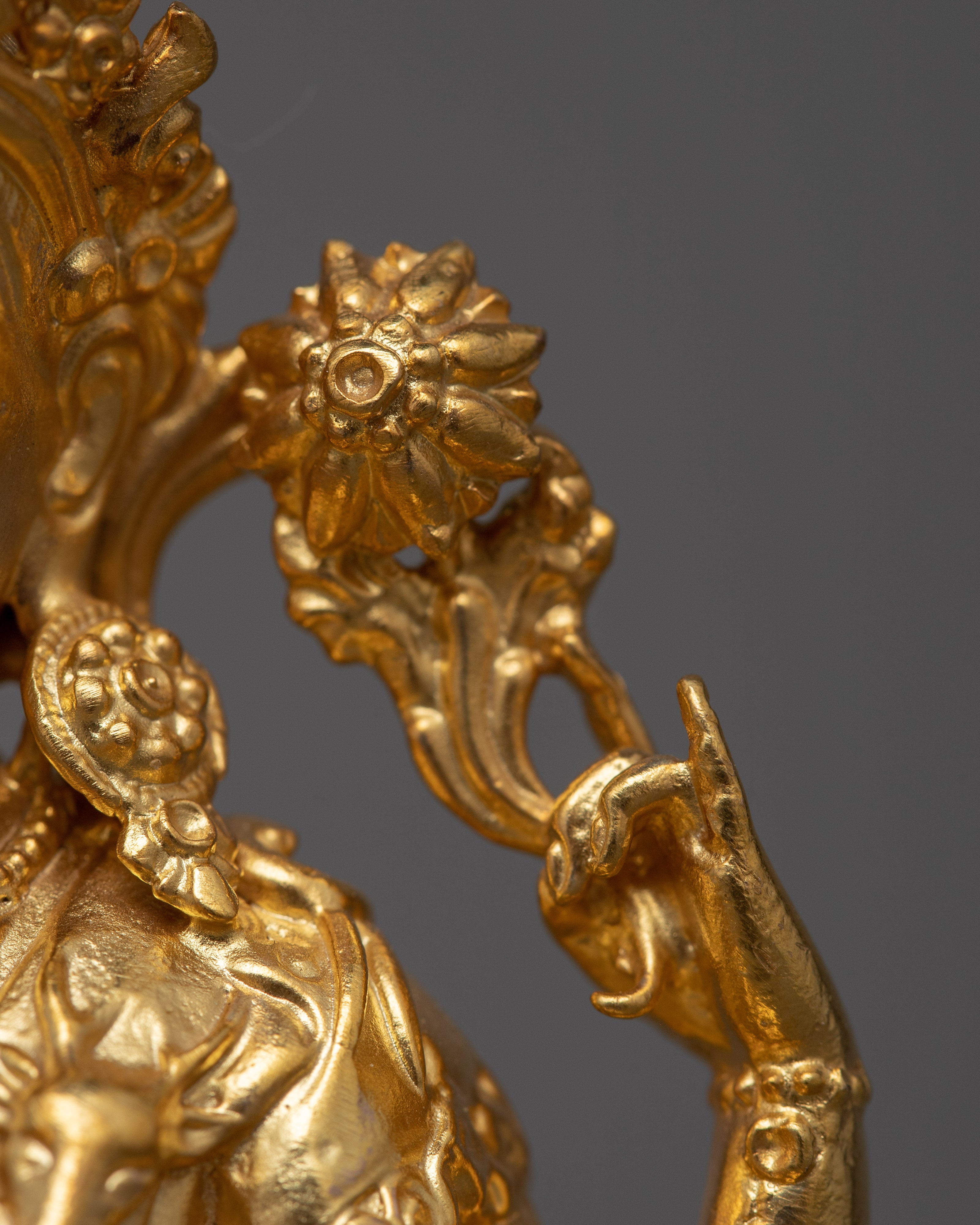 Miniature Chenrezig Statuette | Compact Shrine Elegance