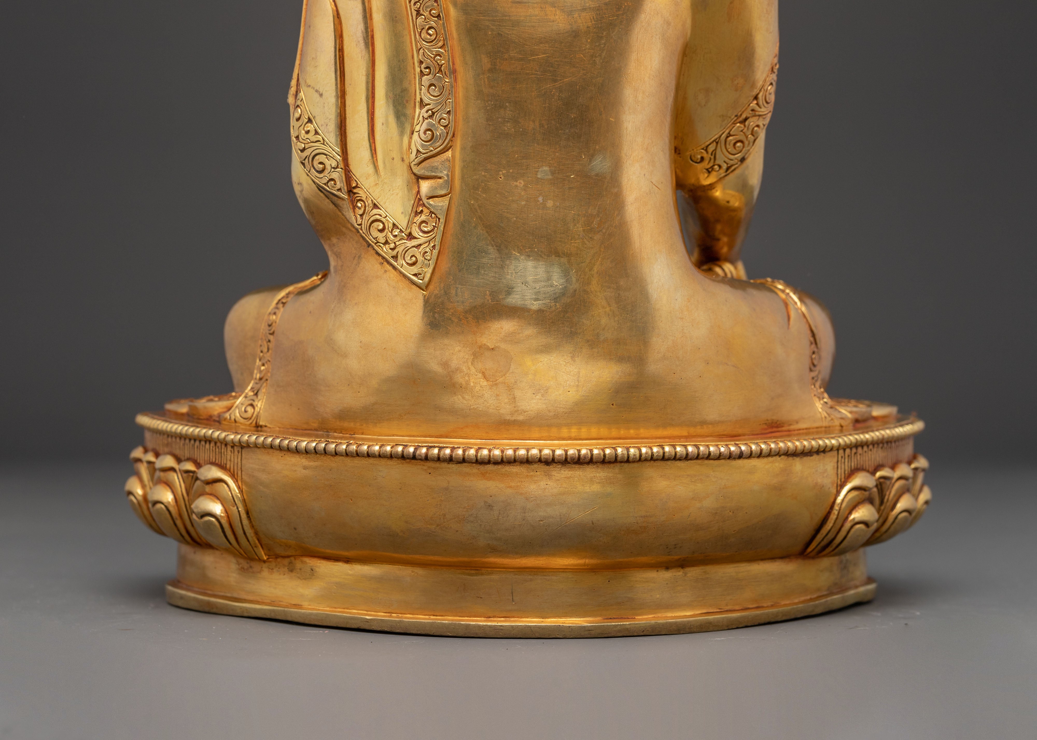 Handmade Radiant Sculpture of Buddha Shakyamuni