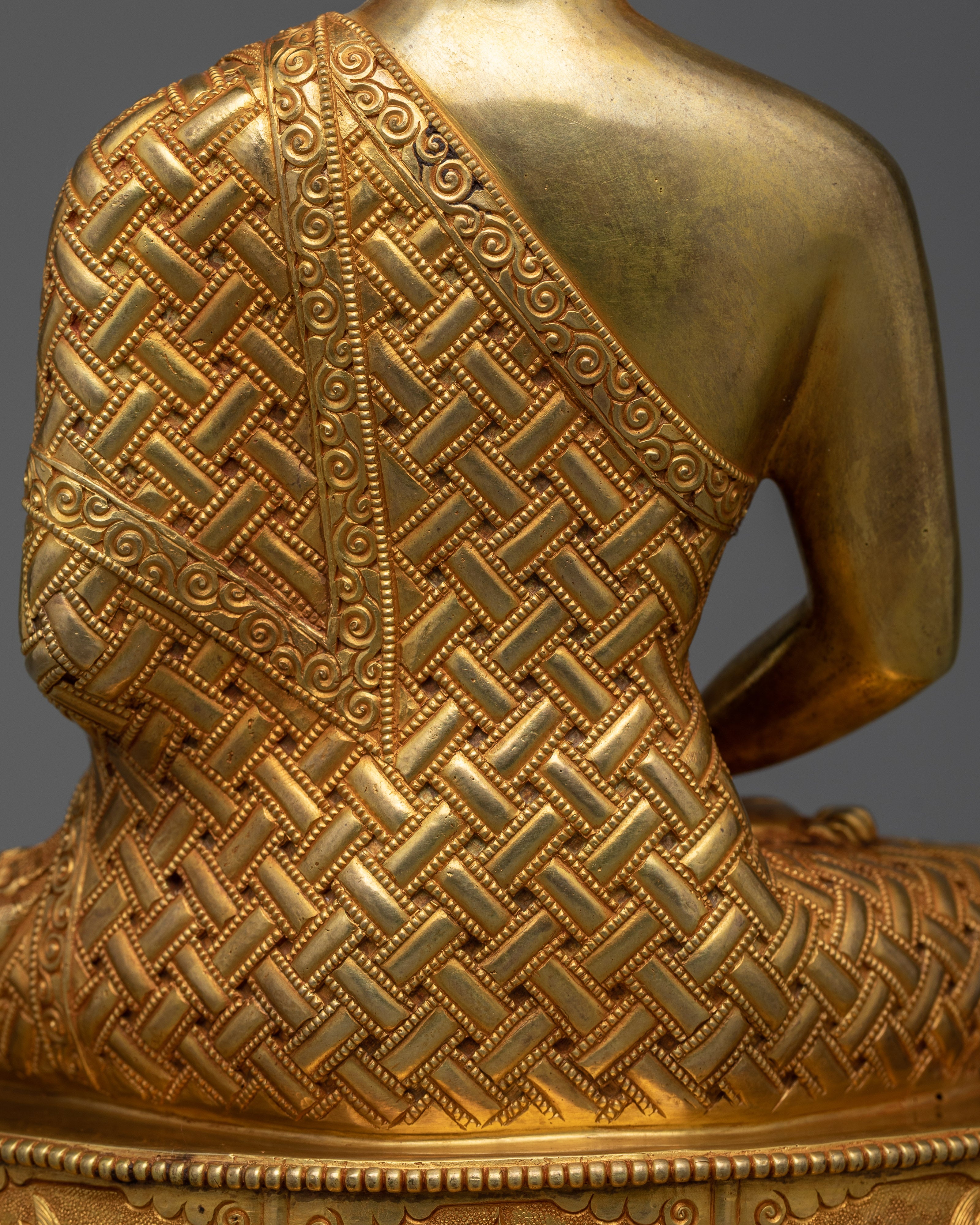 Amitabha Buddha Golden Statue | The Boundless Light