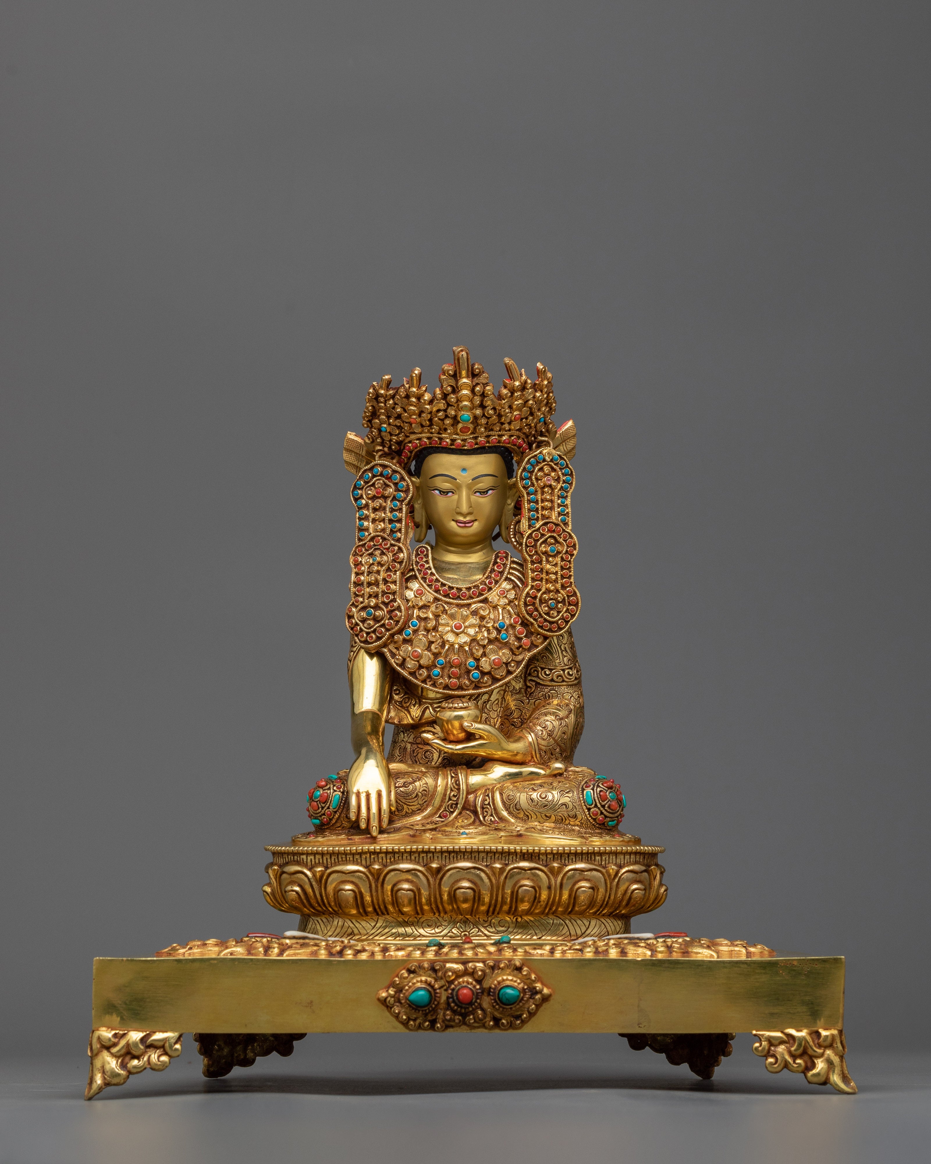 crown-shakyamuni-buddha-figurine