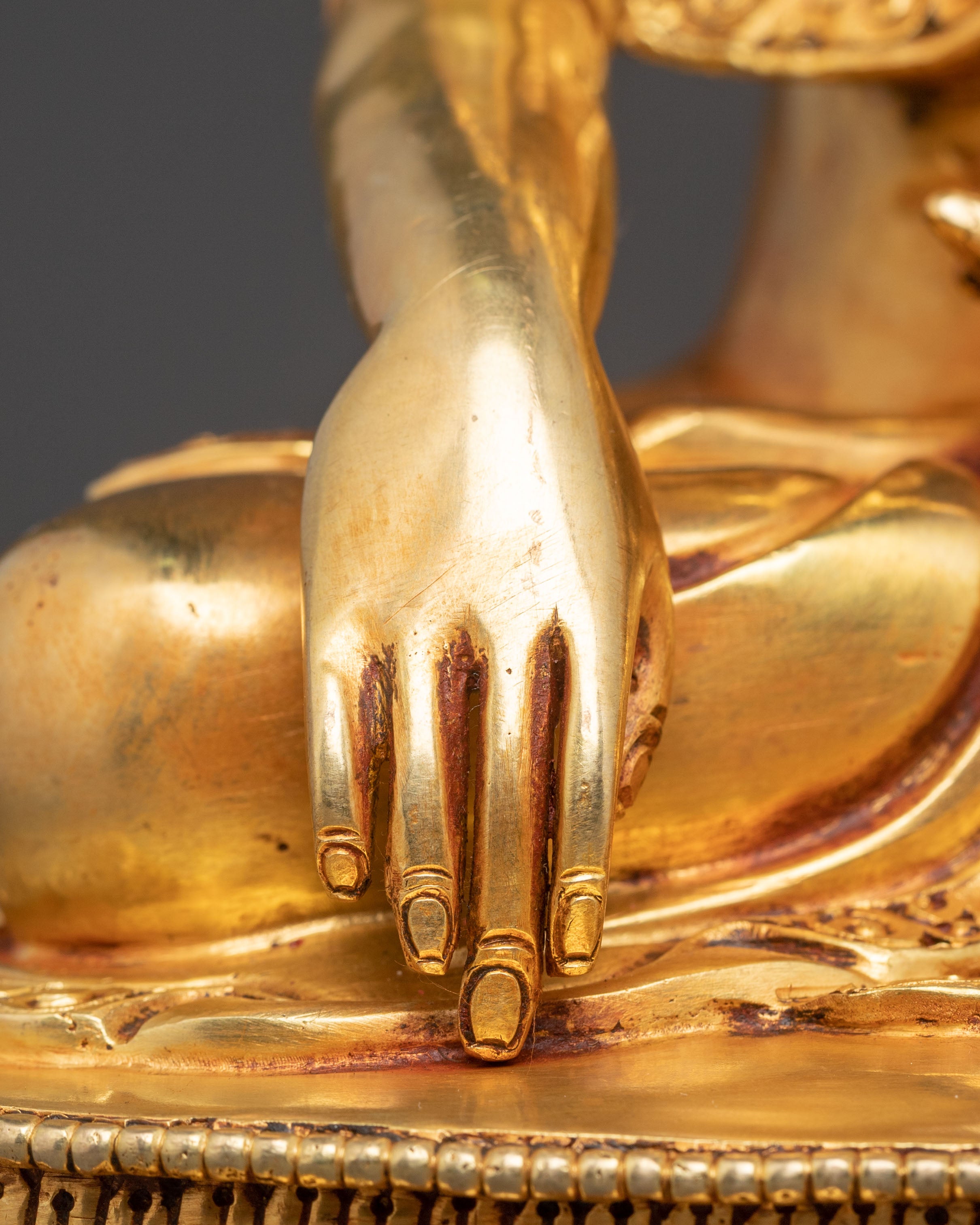 Shakyamuni Buddha Statue: Symbol of Wisdom