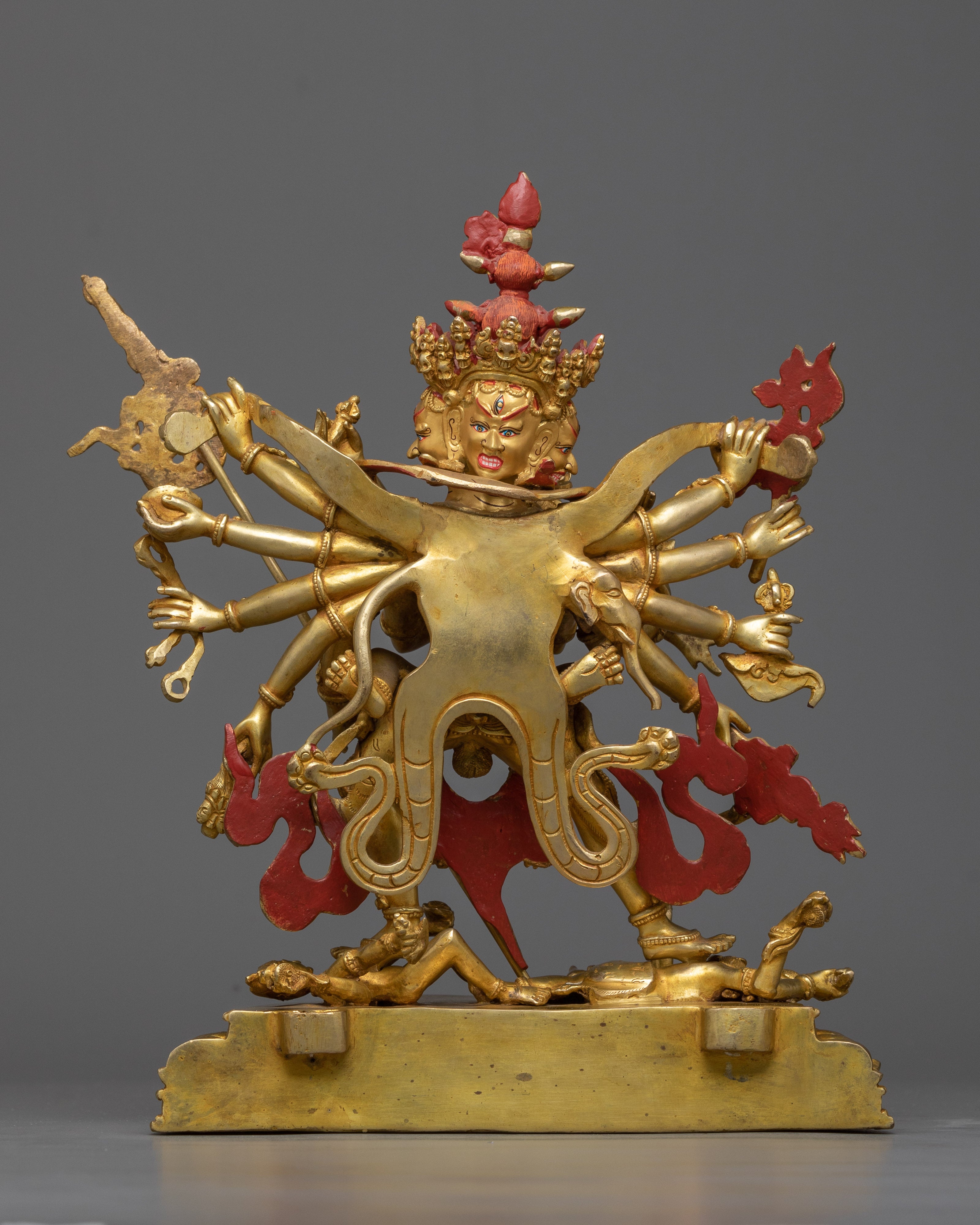 12-armed-chakrasambhara-sculpture