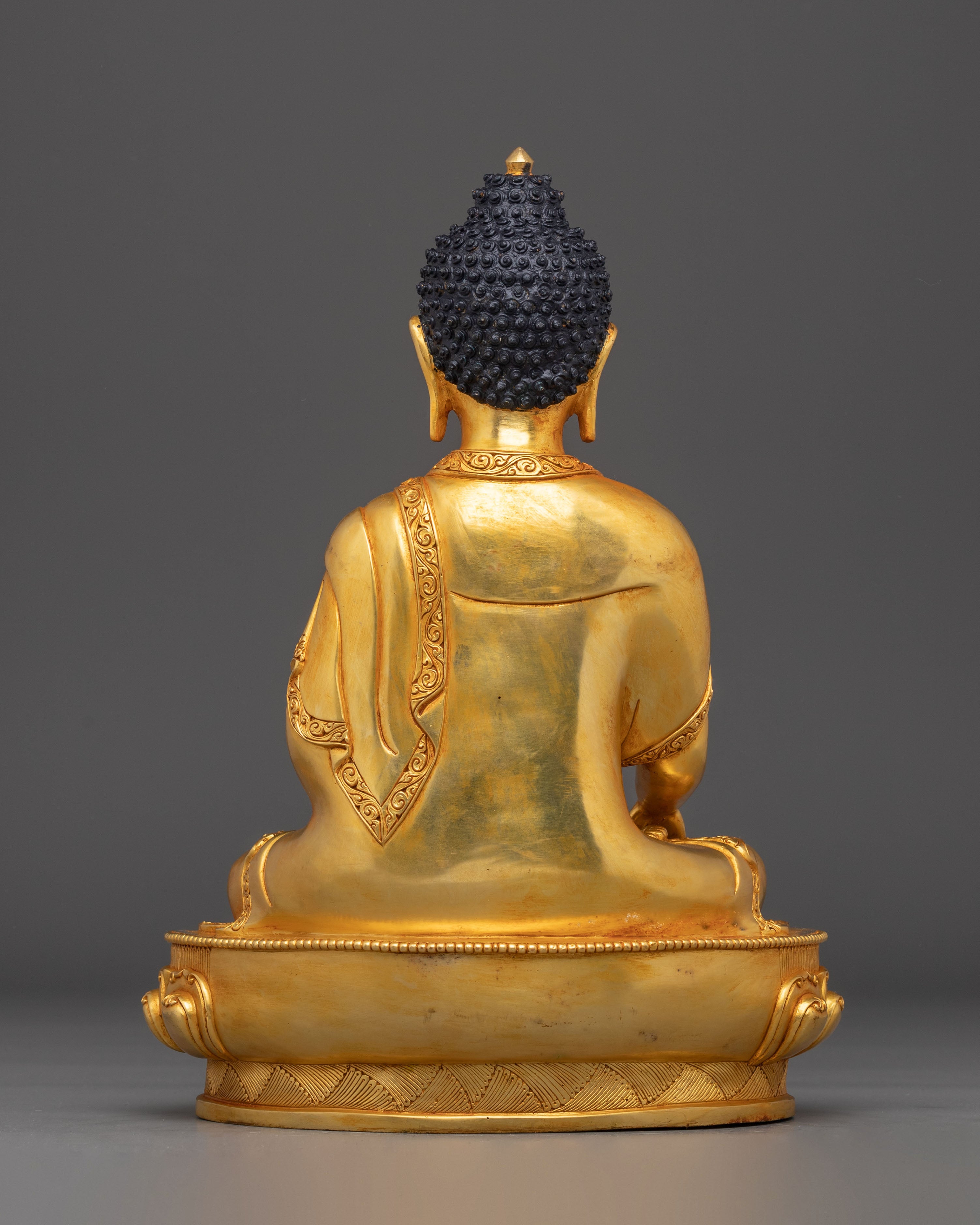 Radiant Statue of Buddha Shakyamuni | Embodiment of Enlightenment