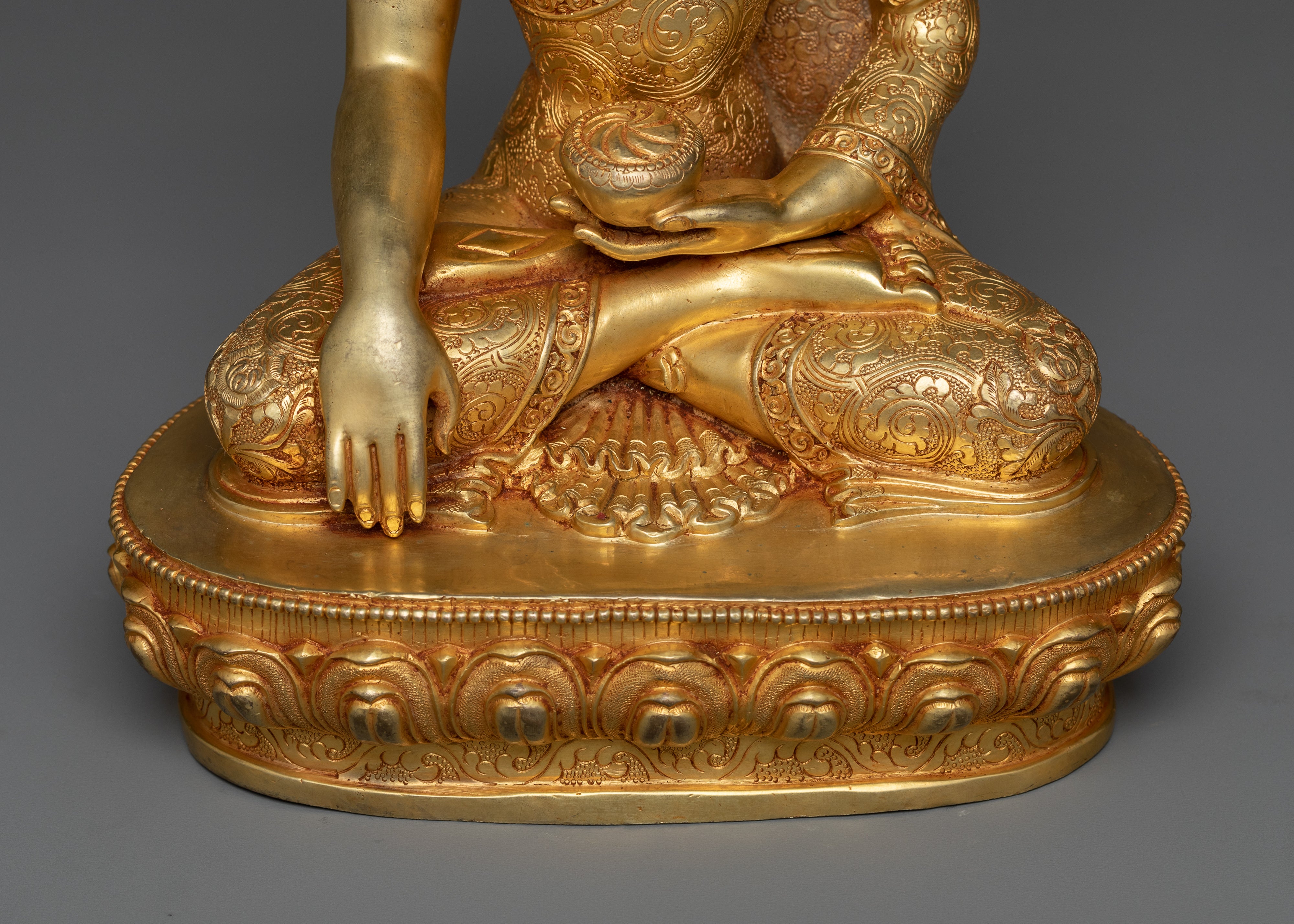 Crown Buddha Shakyamuni Statue | Experience the Majesty of Enlightenment