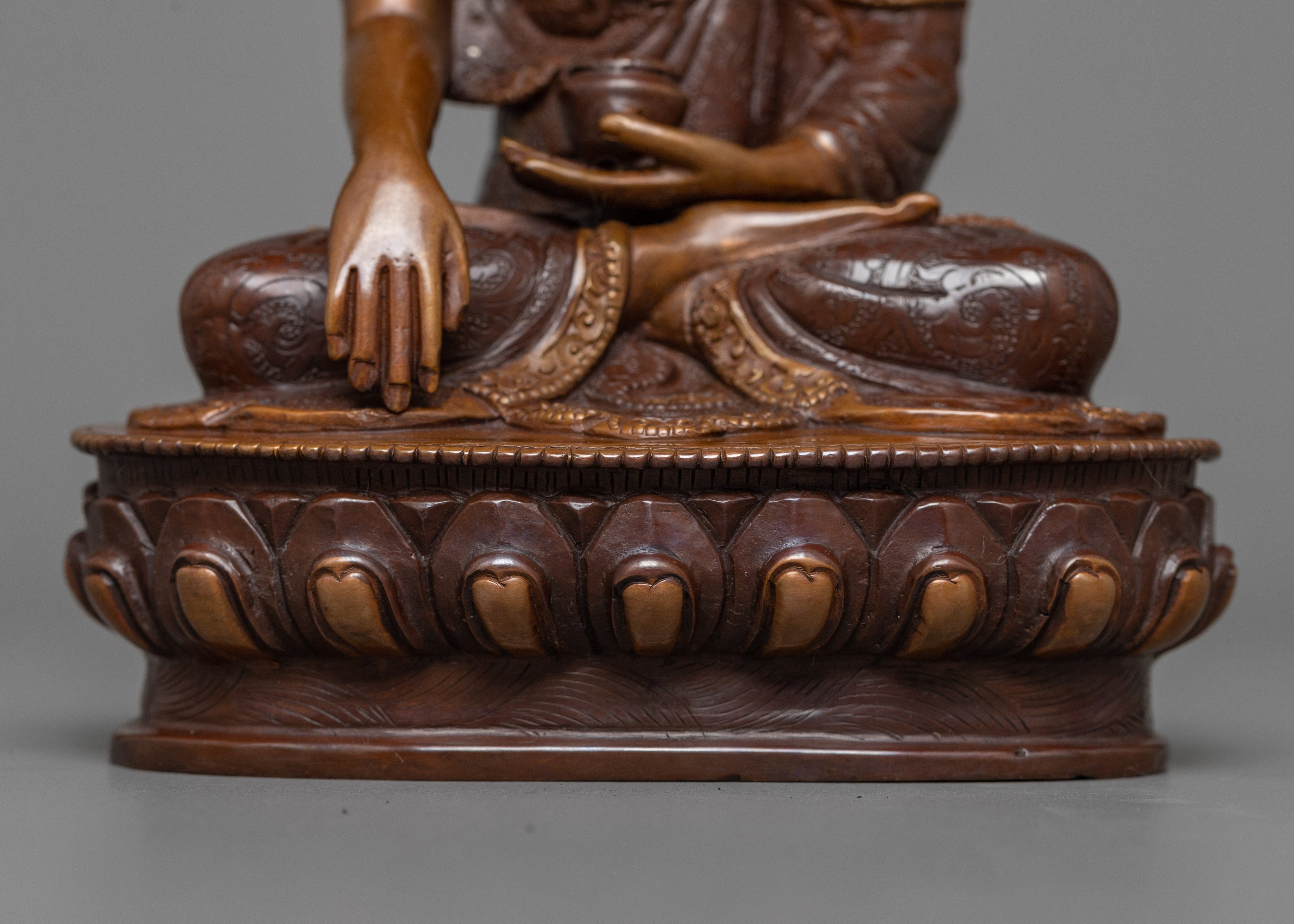 Serene Shakyamuni Buddha Oxidized Statue | A Symbol of Peace