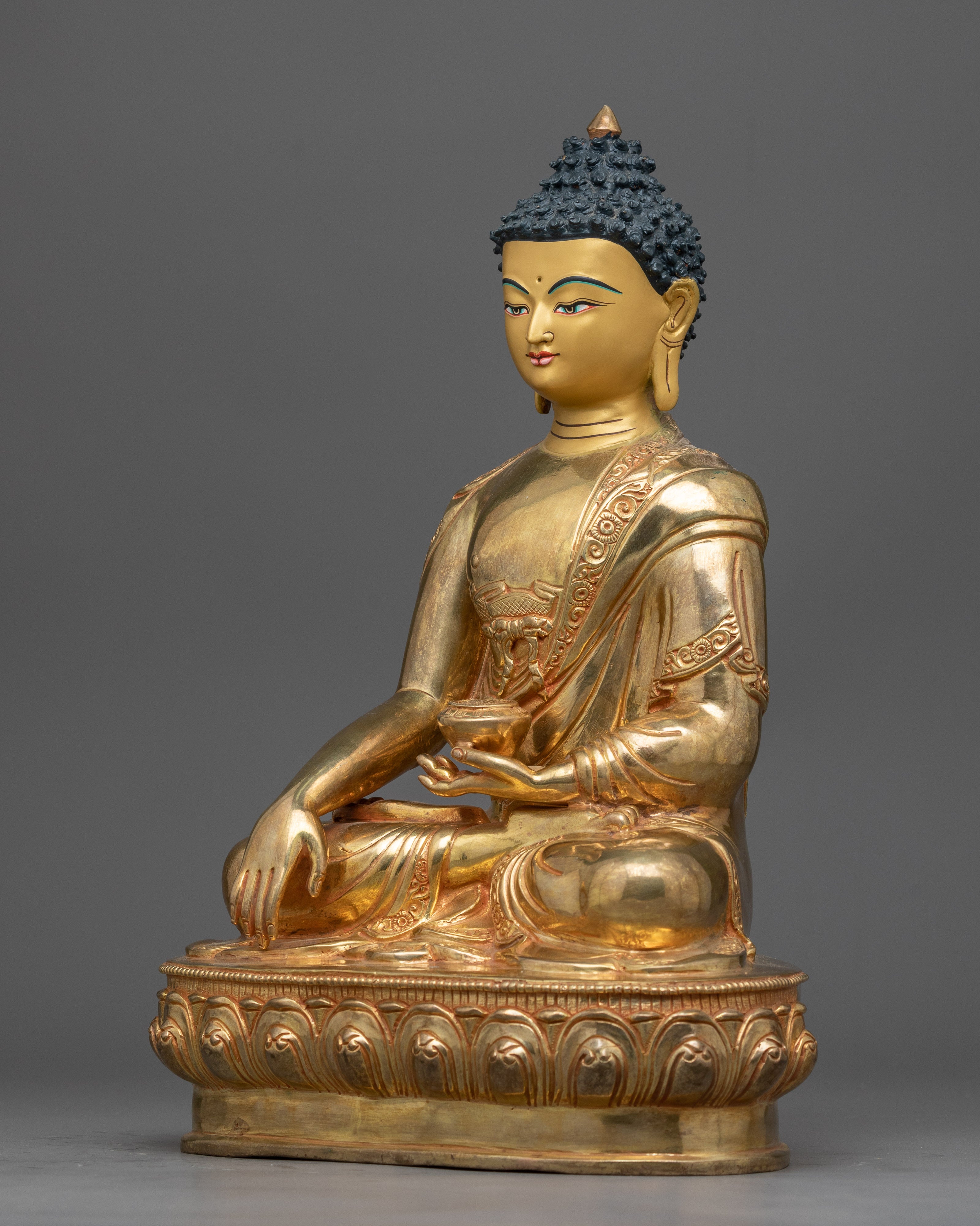 shakyamuni-buddha shrine sculpture