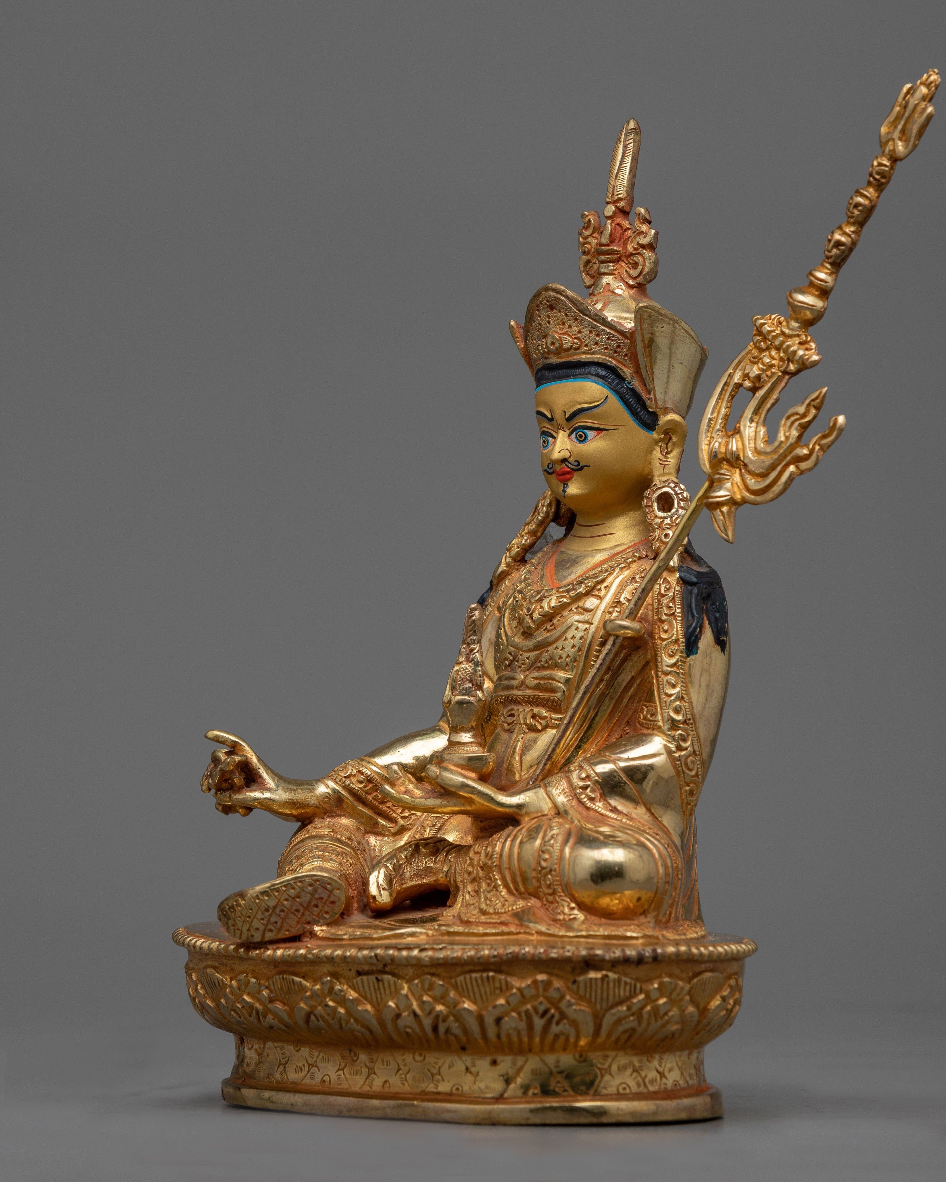 guru-rinpoche-beautiful statue
