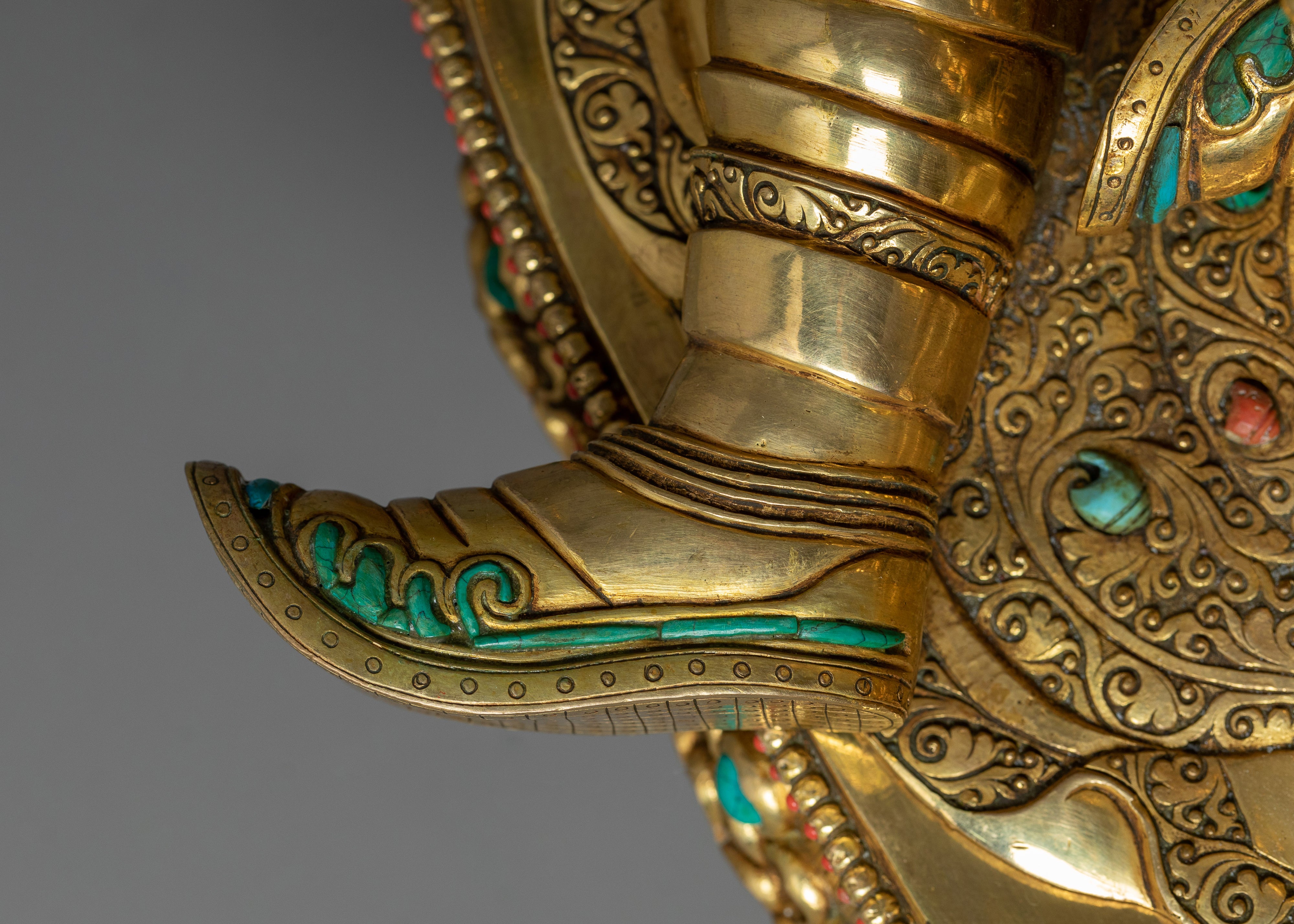 Magnificent Guru Rinpoche Sculpture | Beacon of Vajrayana Buddhism