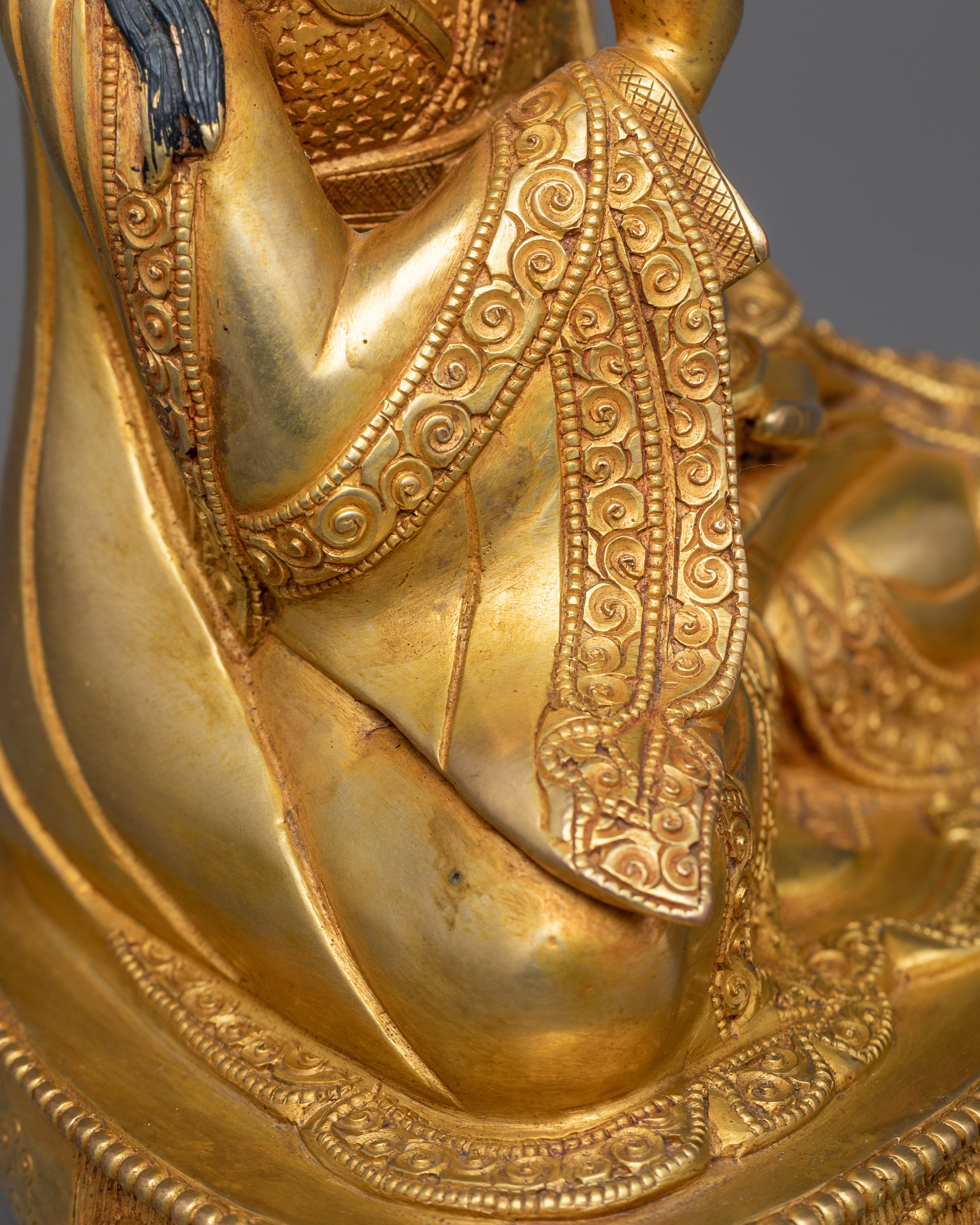 Padma Rinpoche Statue | Embodiment of Wisdom and Compassion