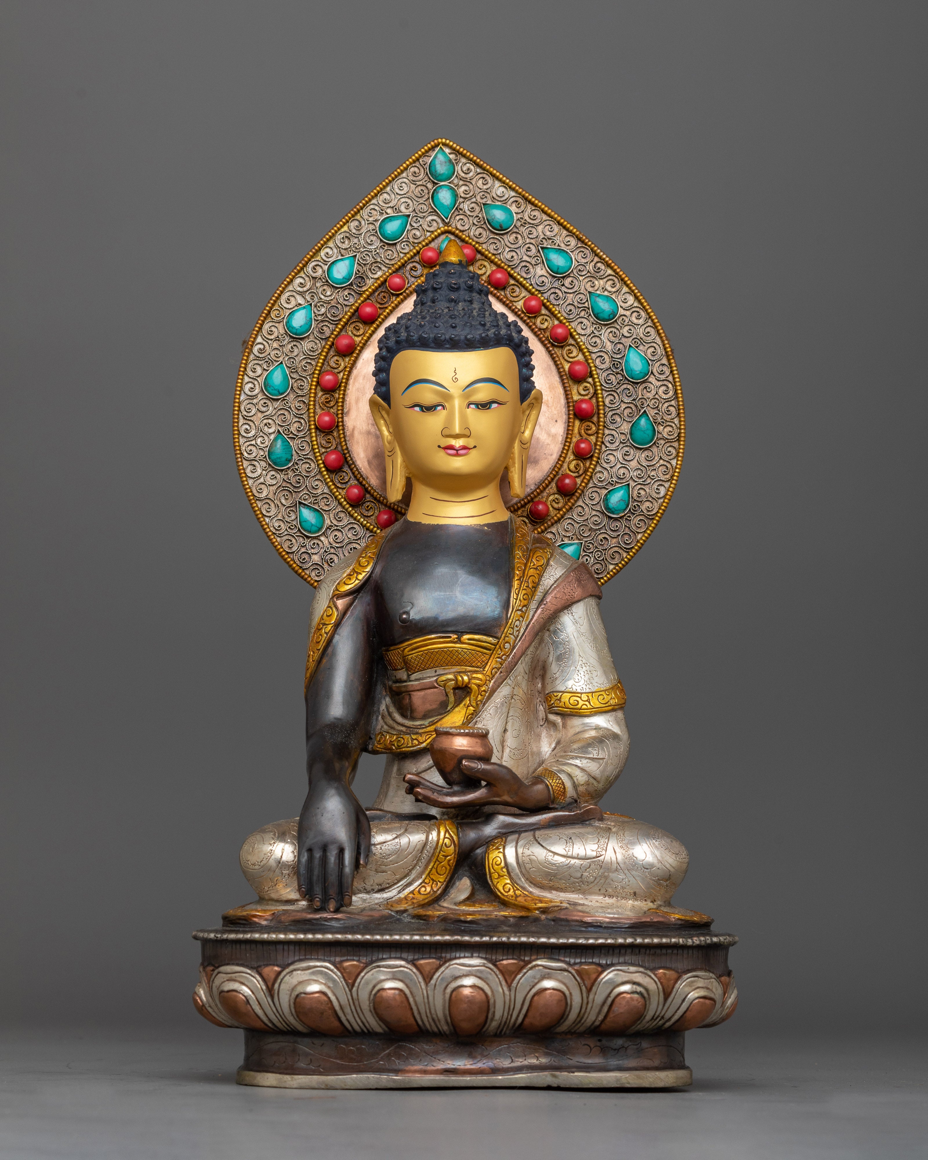 Peaceful shakyamuni-buddha