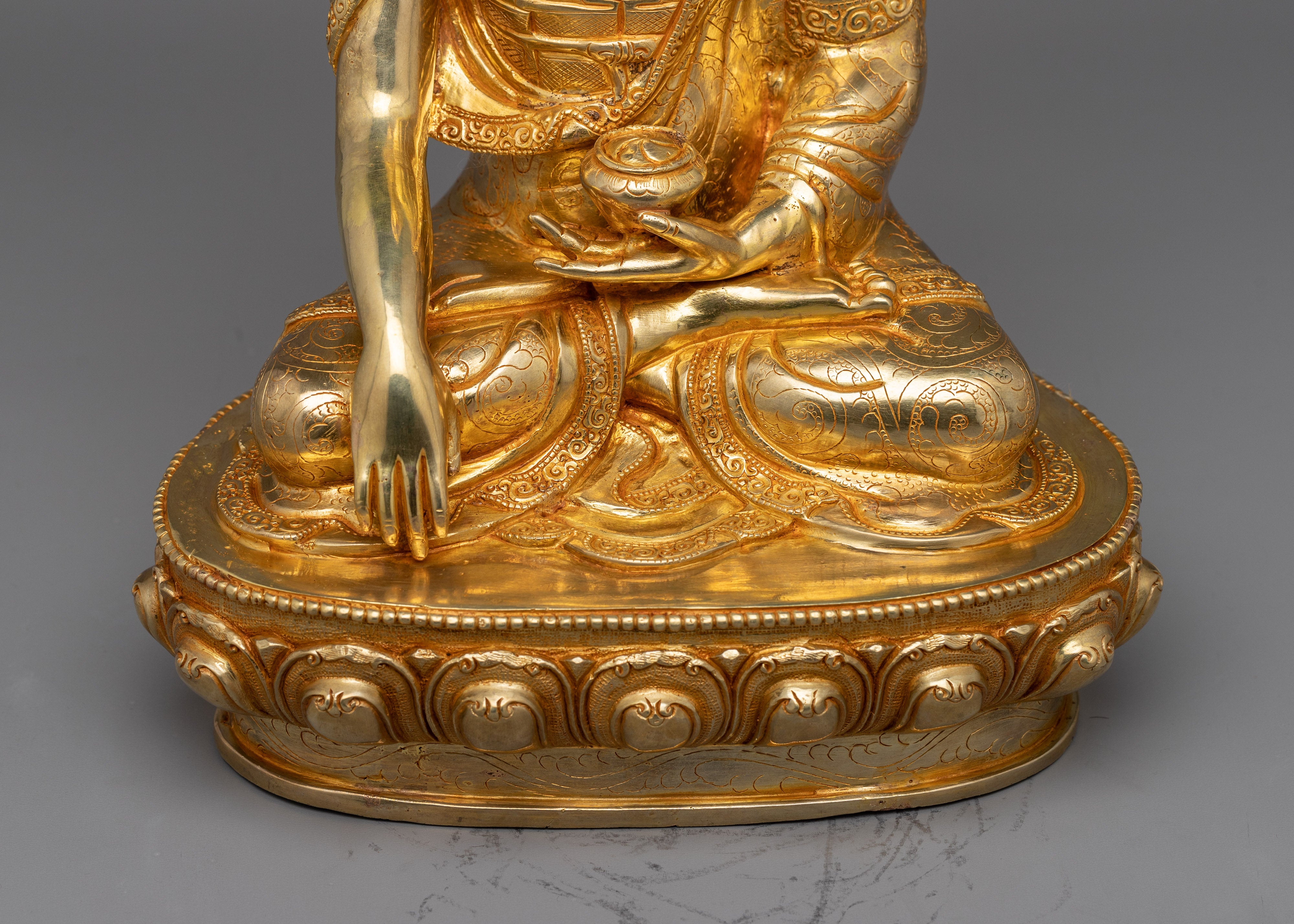 The Sage Shakyamuni Buddha Statue | Radiating Tranquility and Wisdom