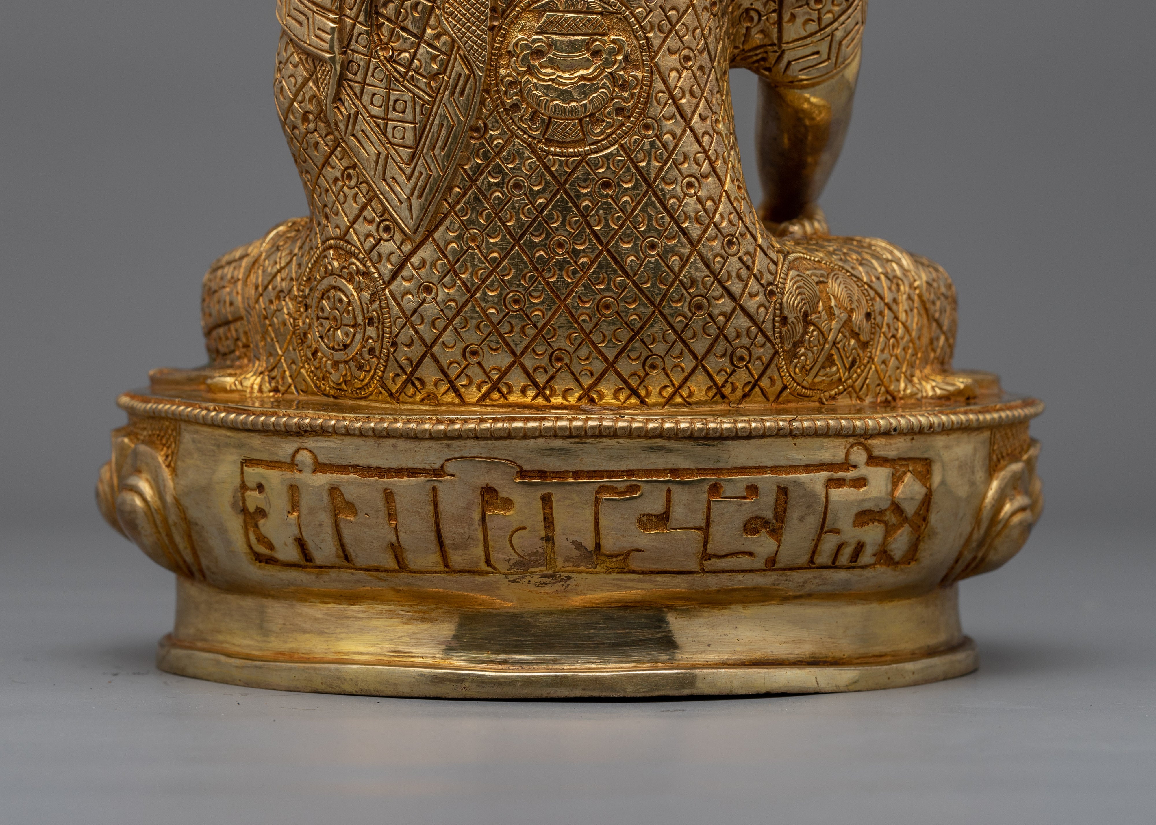 The Enlightened Presence of Shakyamuni Budha sculpture | A Symbol of Spiritual Awakening