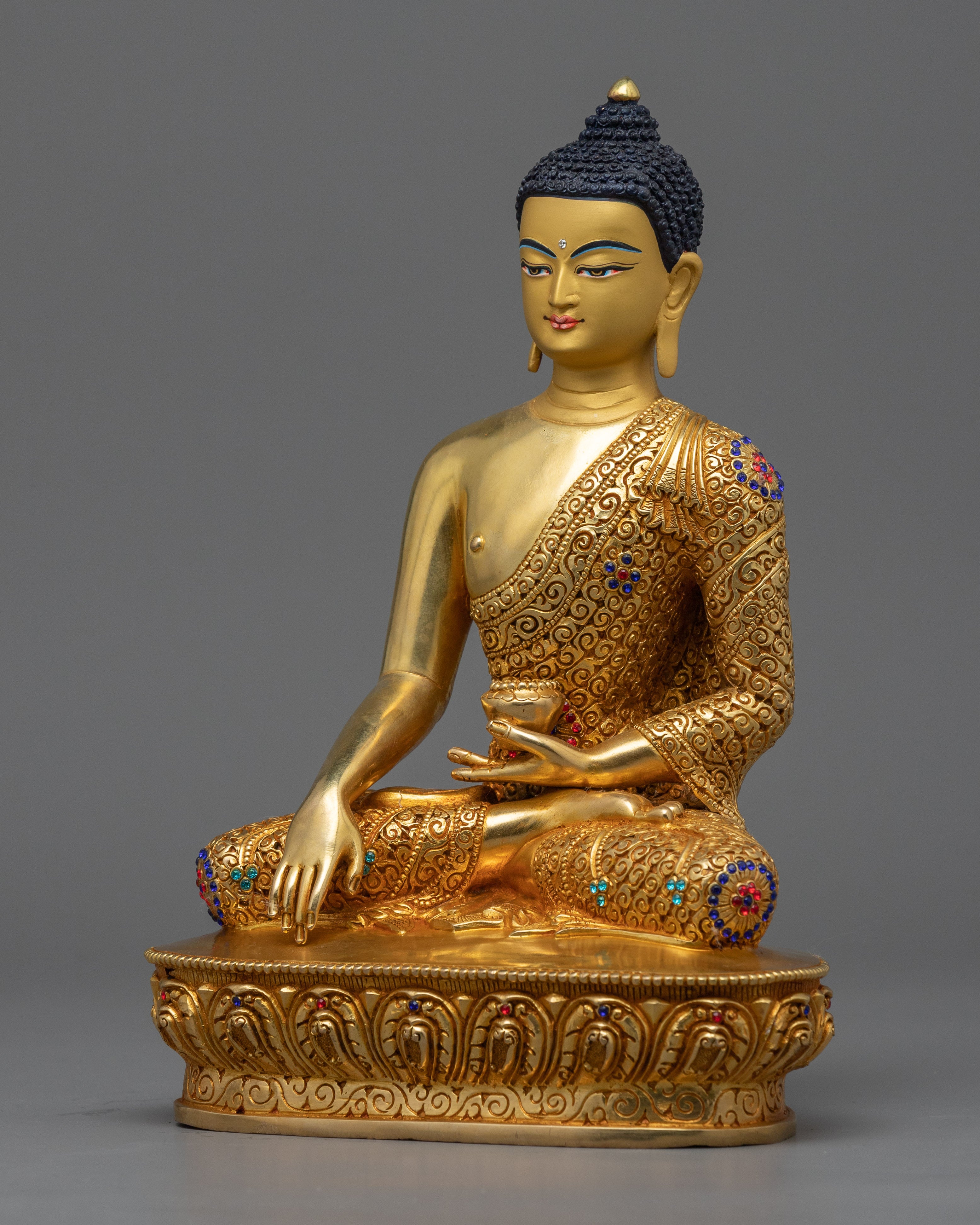 serene-shakyamuni-buddhah