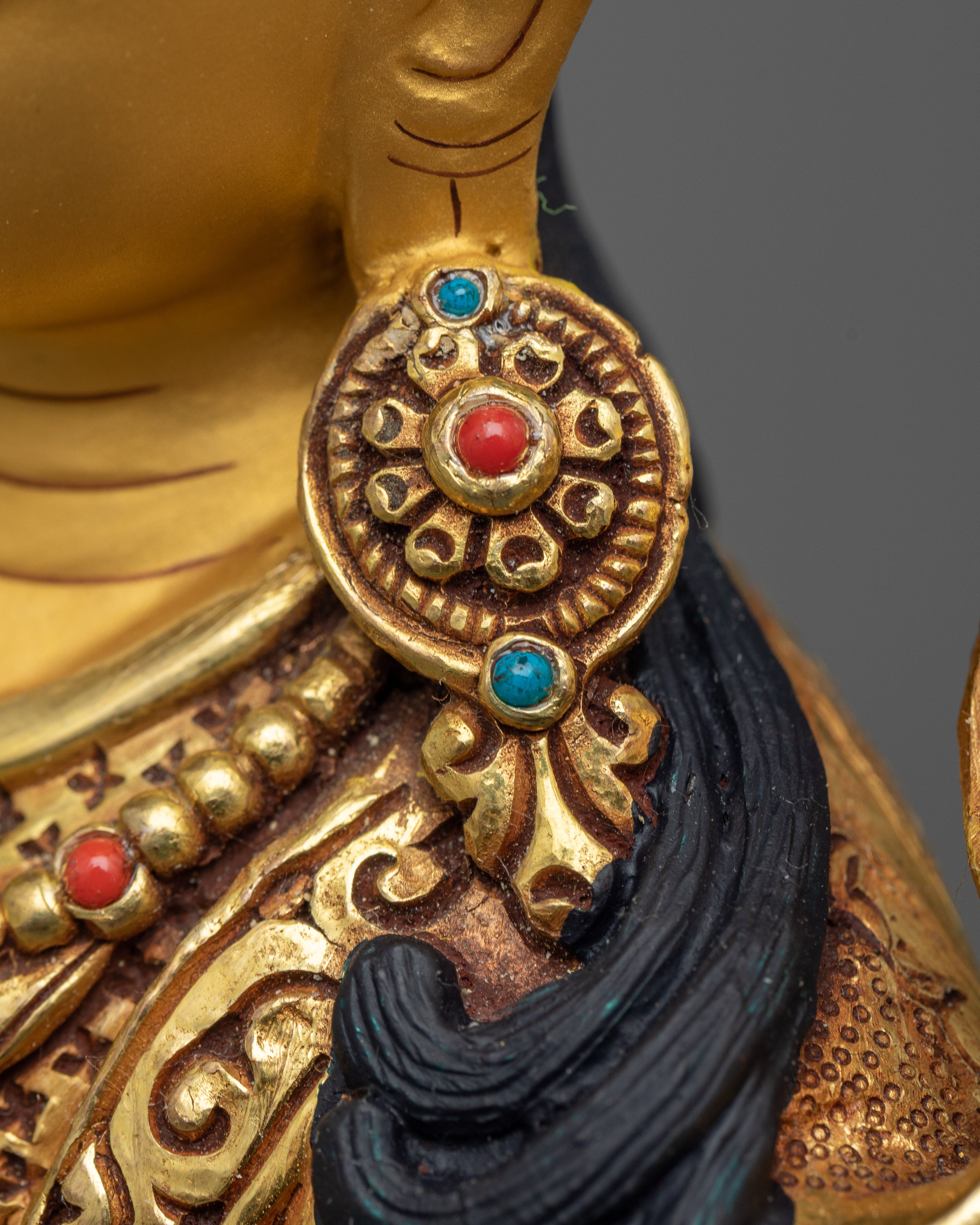 Guru Rinpoche Standing Figurine | Experience Spiritual Majesty and Tranquility