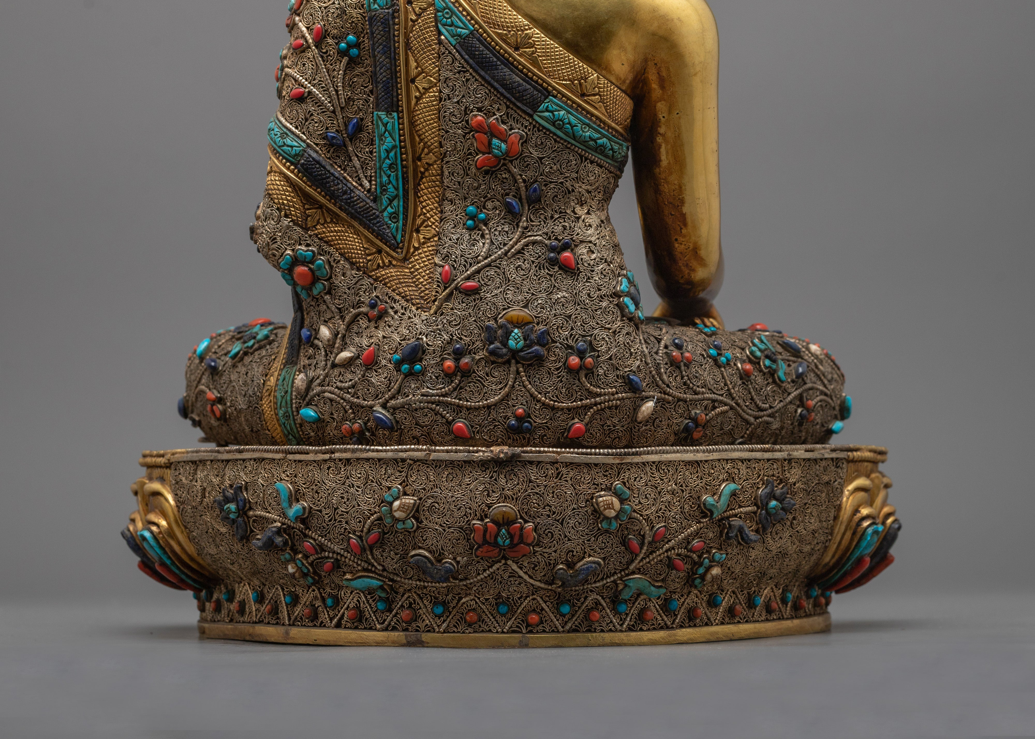 Antique Shakyamuni Buddha Figurine | Embark on a Journey of Timeless Wisdom and Compassion