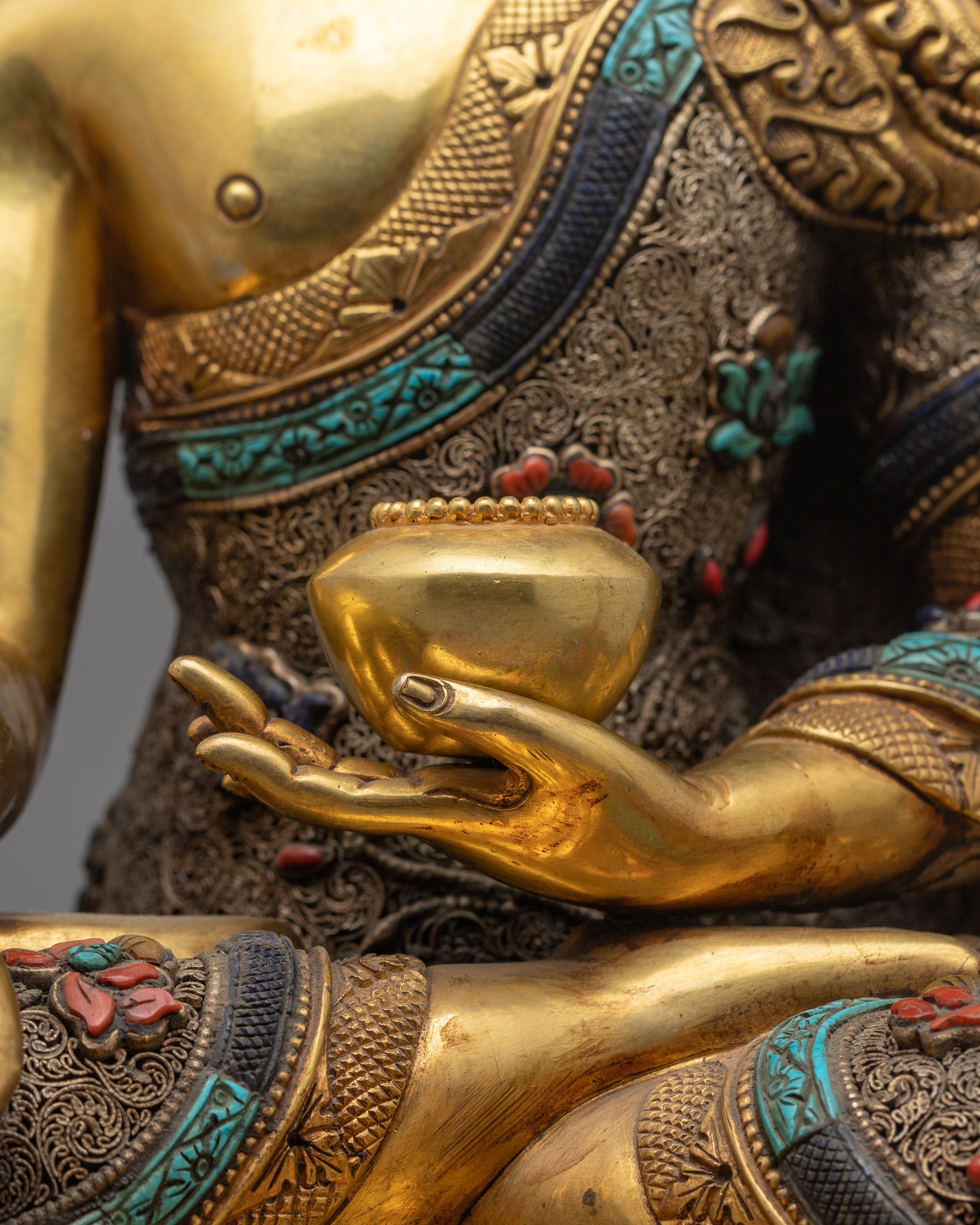 Antique Shakyamuni Buddha Figurine | Embark on a Journey of Timeless Wisdom and Compassion