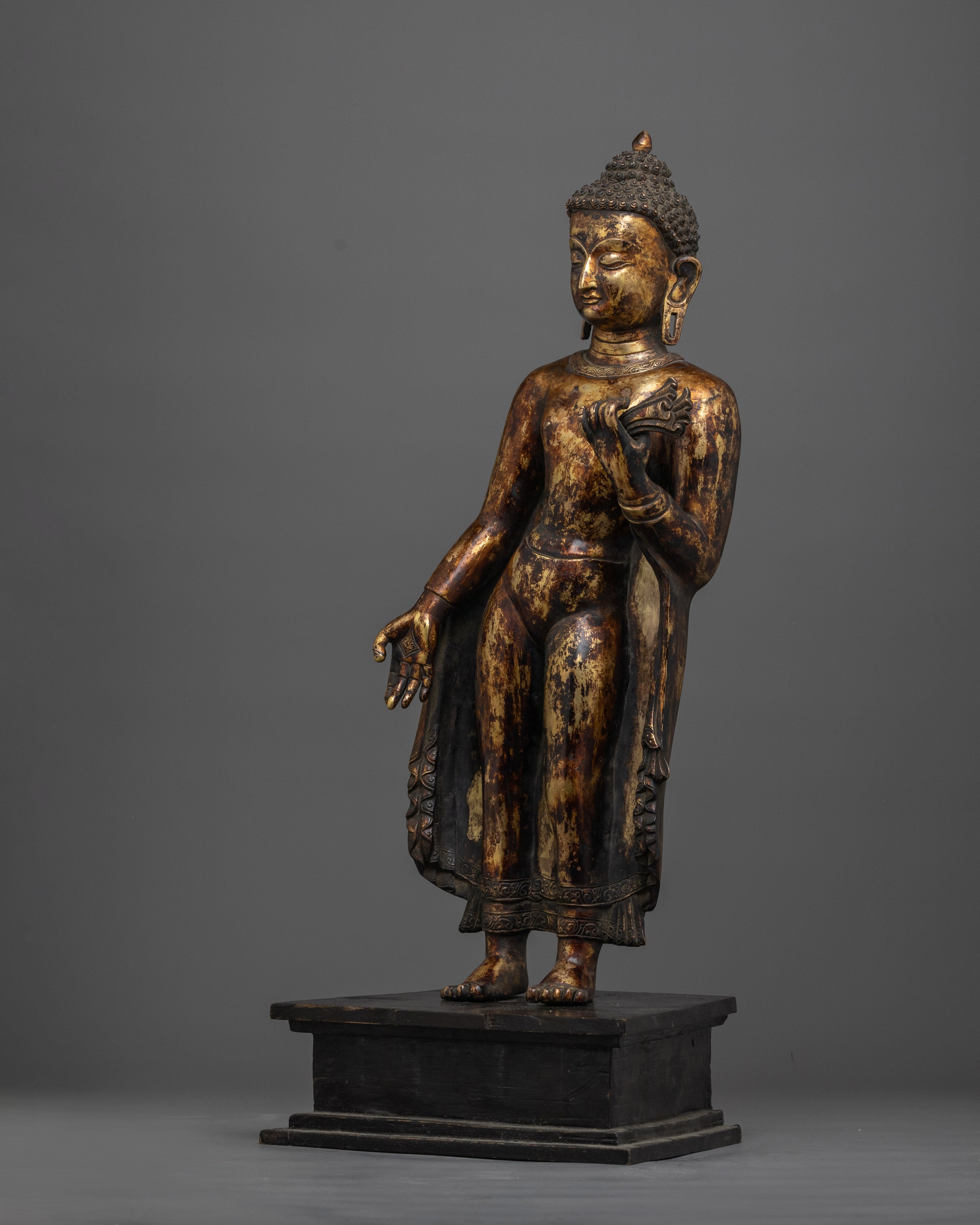 antique-standing-shakyamuni-budddha