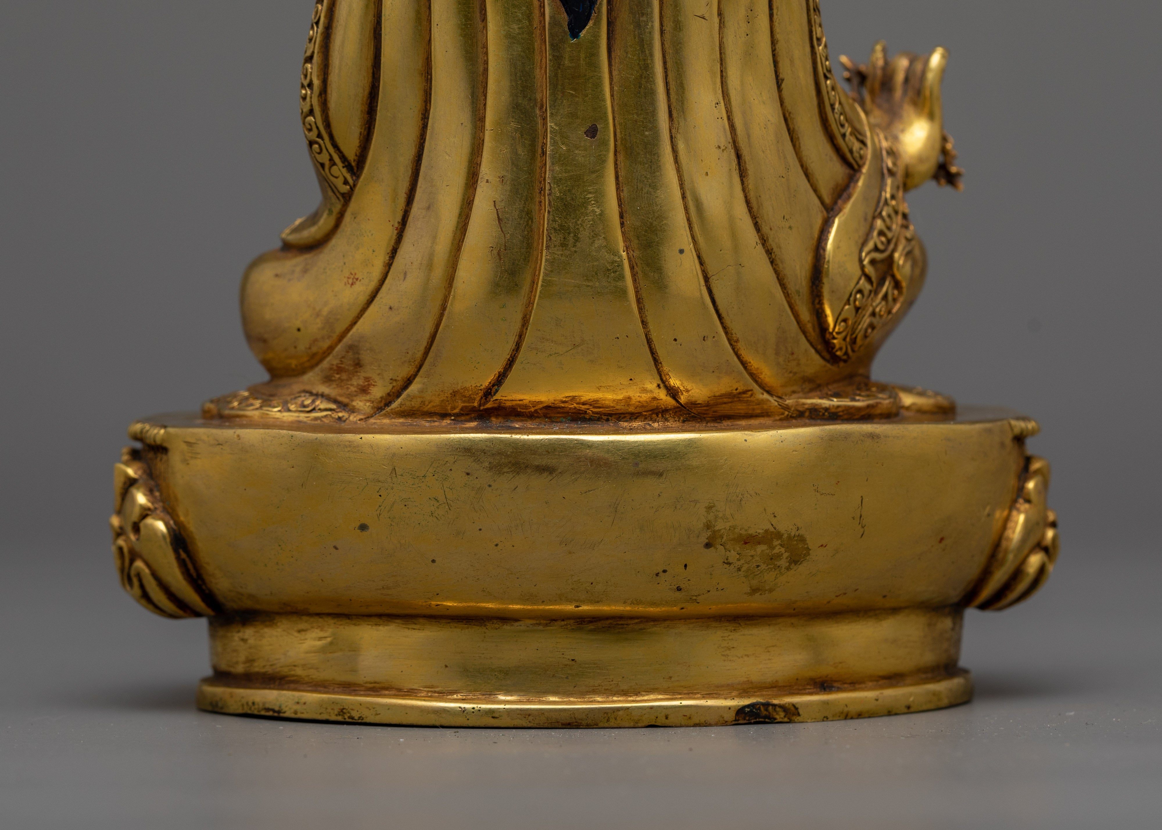 Guru Rinpoche Lotus-Born Statue | Embrace the Enlightened Wisdom