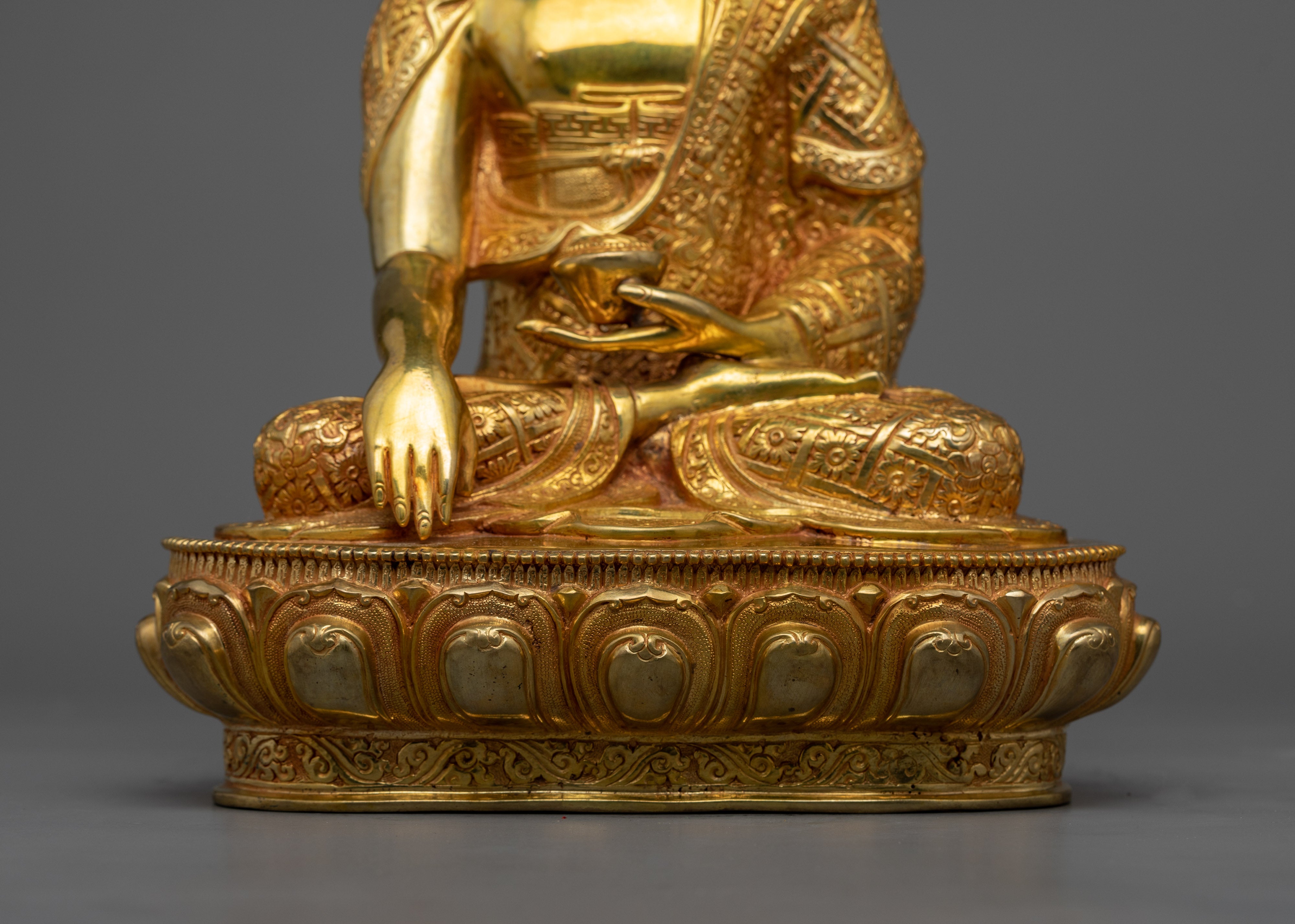 Shakyamuni Buddha Enlighten Statue | Essence of Spiritual Mastery