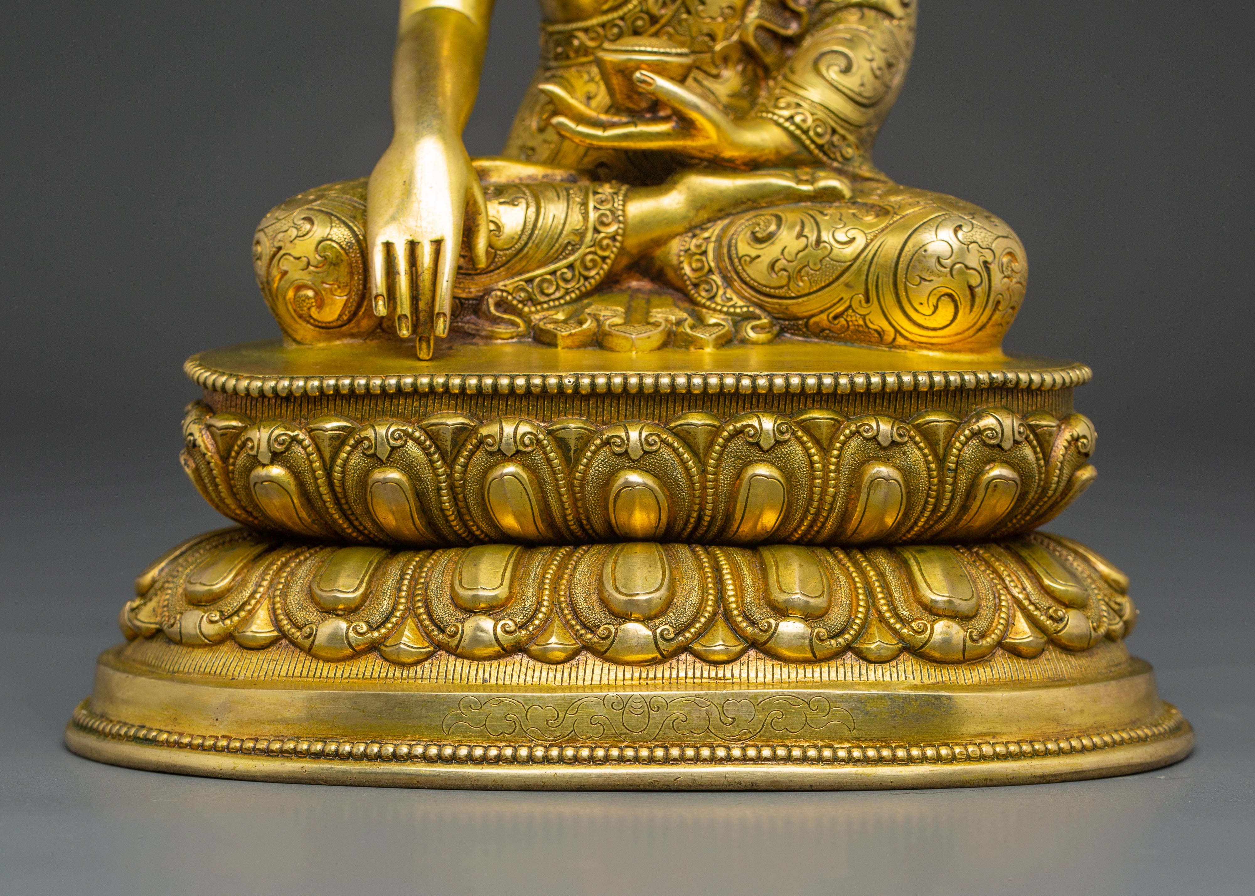 Handmade Golden Statue of Buddha Shakyamuni | The Historical Enlightened One