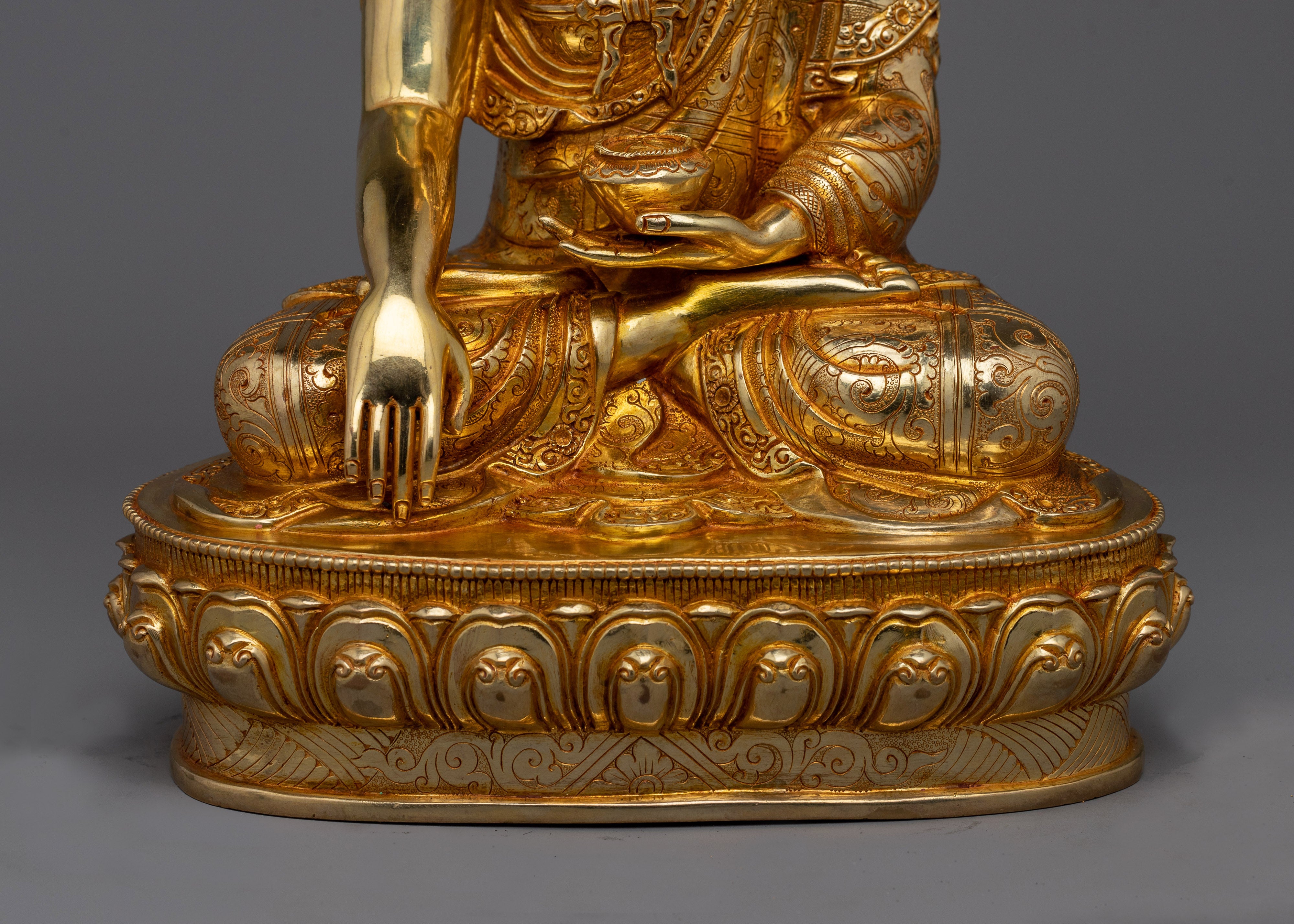 Shakyamuni Buddha Enlighten Teacher Statue | Symbol of Wisdom and Serenity