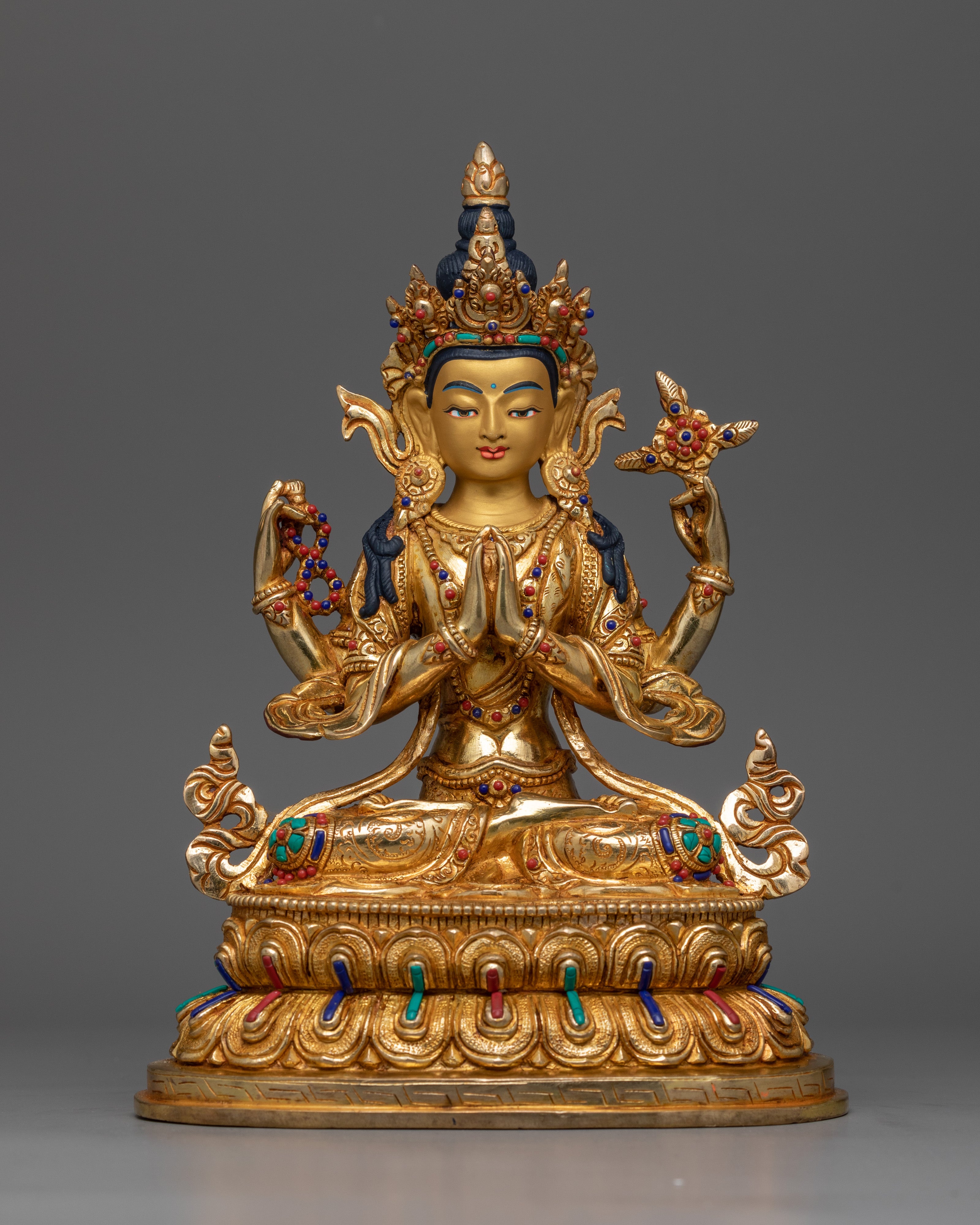 chenrezig-adorned-with-gemstone