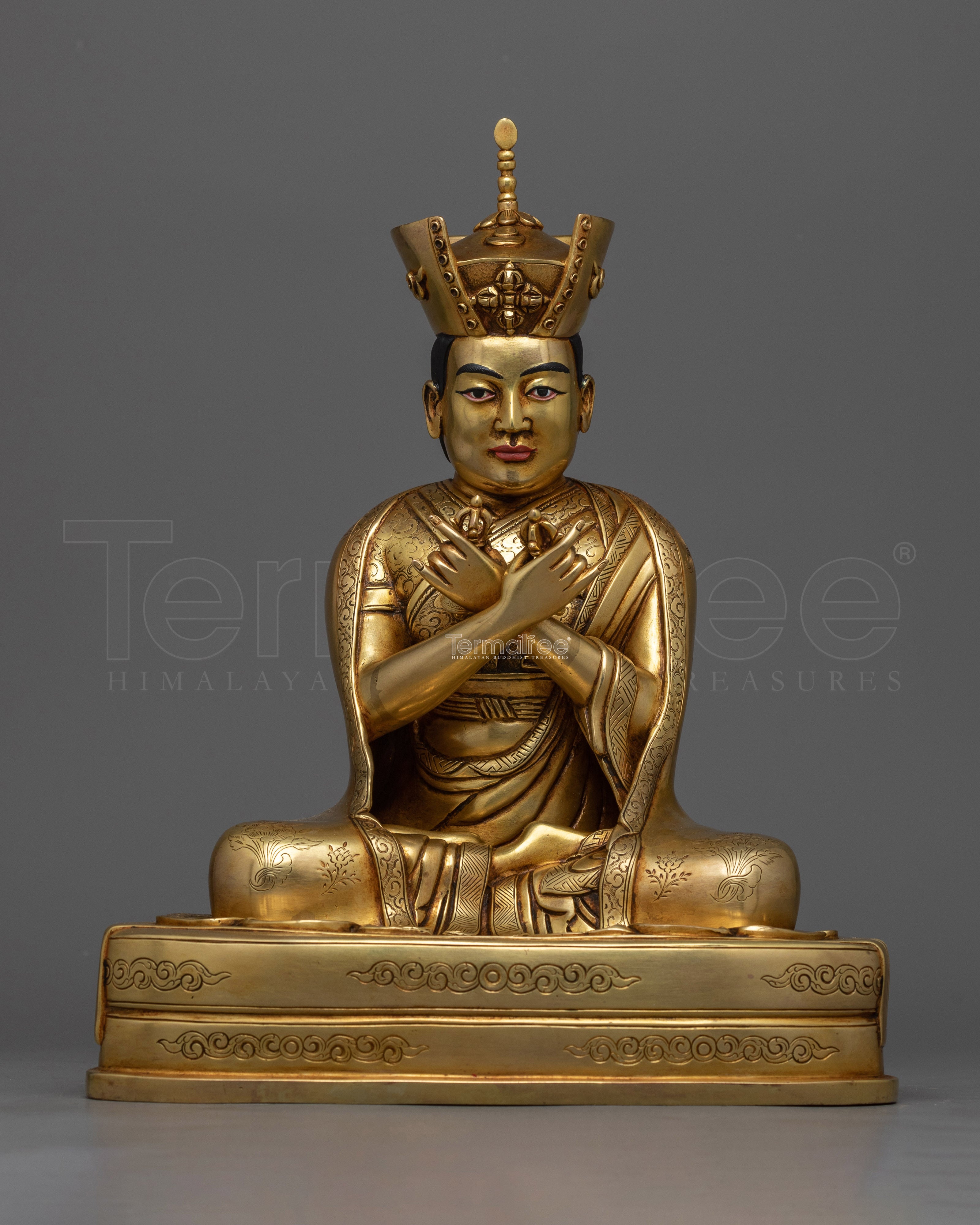 16th Karmapa Ranjung Rigpe Dorje Statue | A Golden Emblem of Wisdom and Spiritual Authority