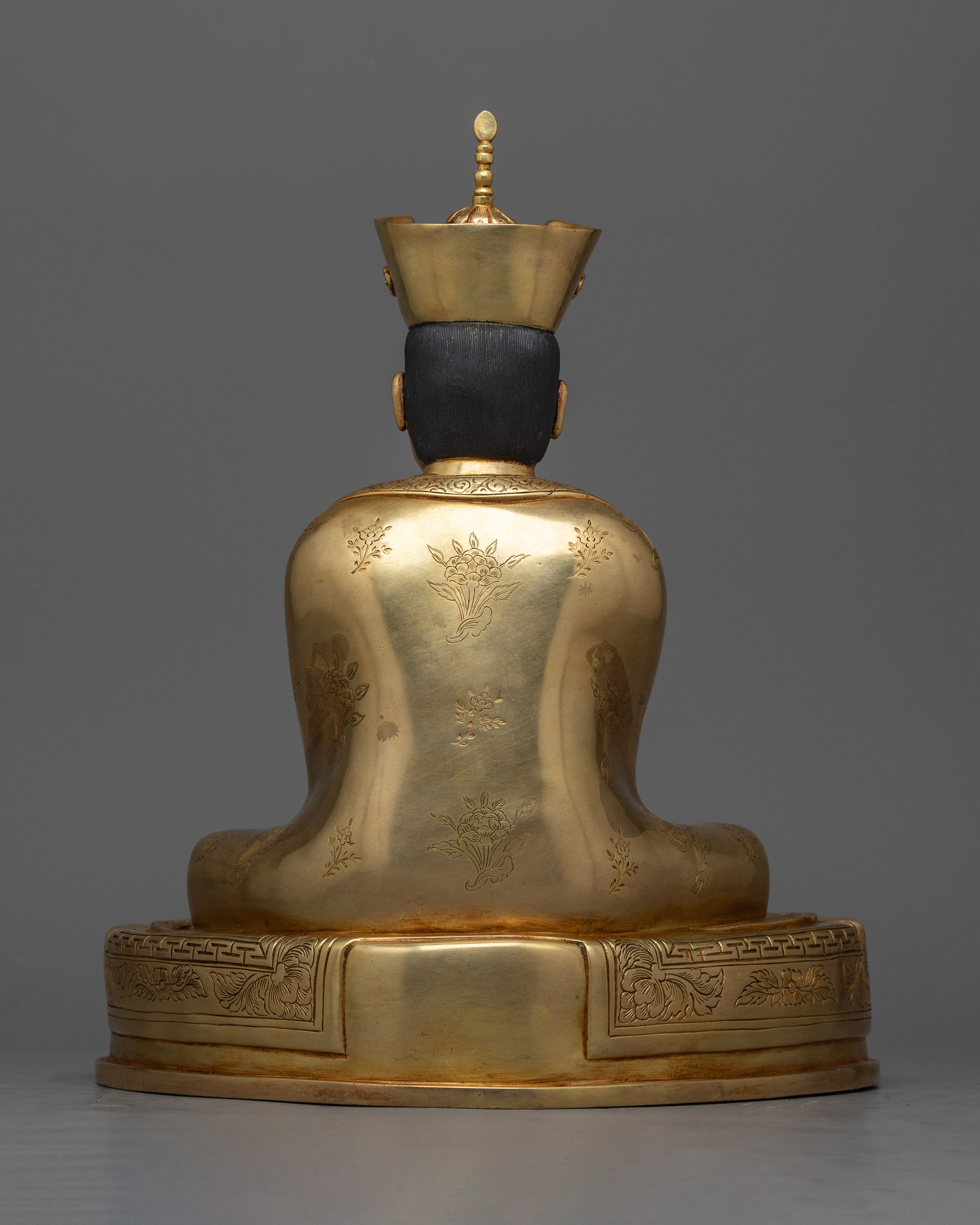 16th Karmapa Ranjung Rigpe Dorje Statue | A Golden Emblem of Wisdom and Spiritual Authority