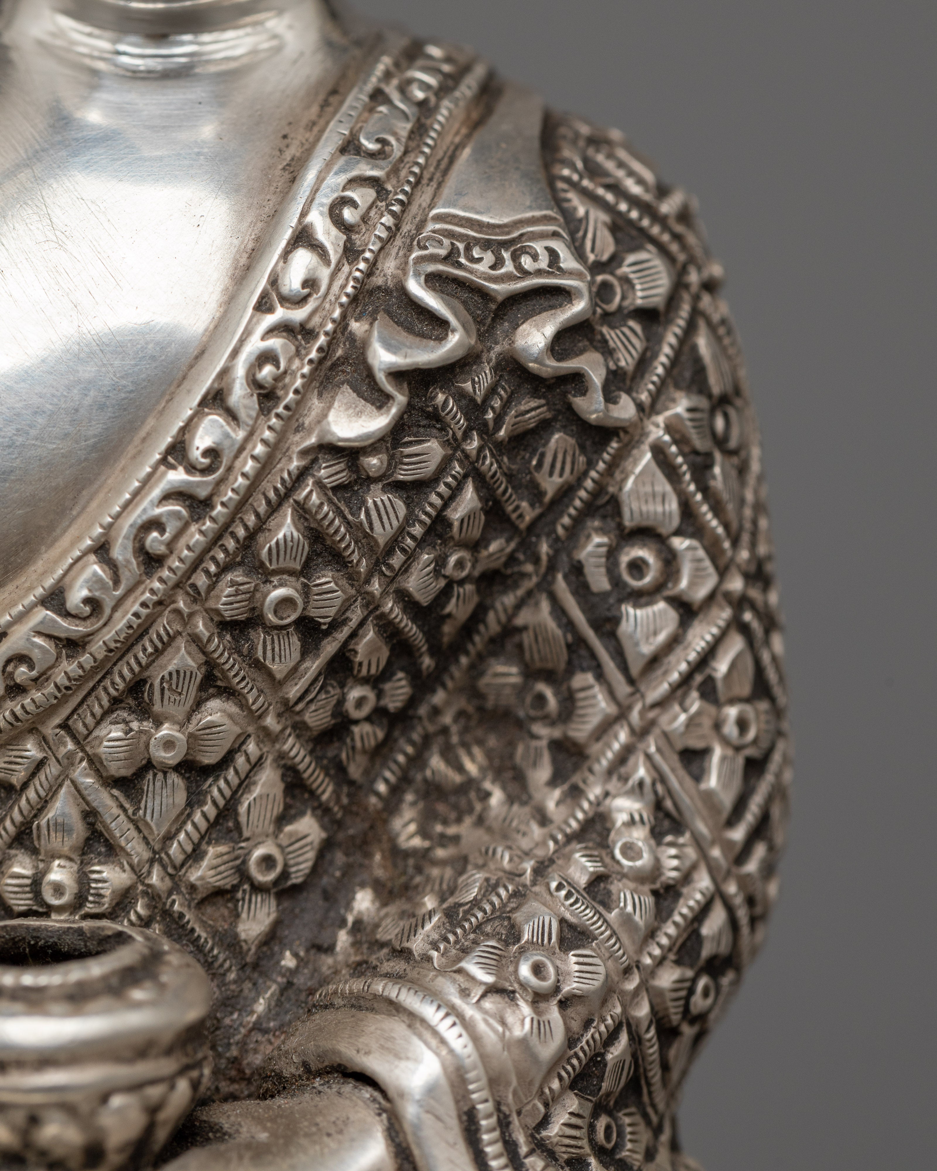 Exquisite Silver-Plated Shakyamuni Buddha Statue | A Masterpiece of Peace and Enlightenment