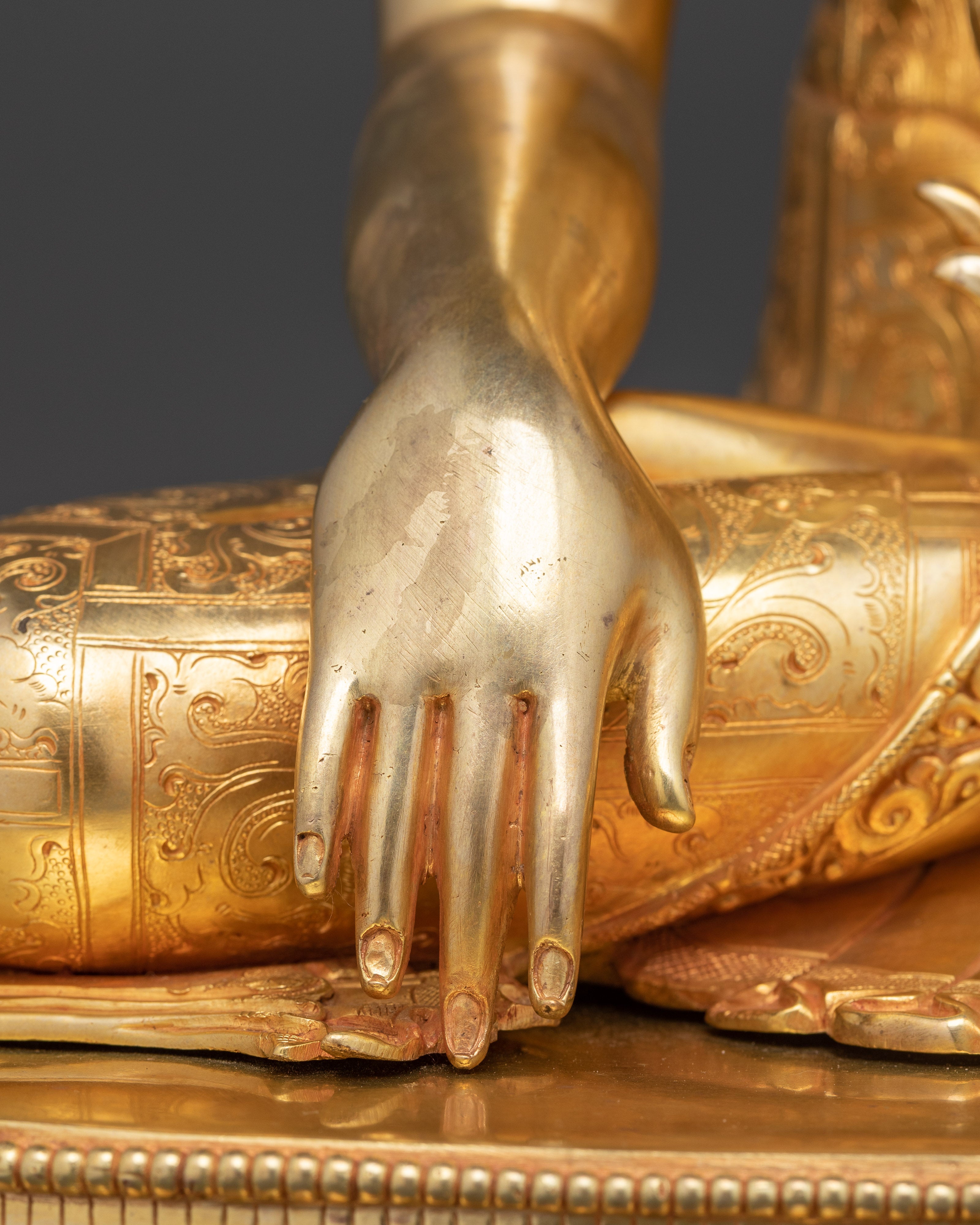 Gold gilded Shakyamuni Buddha statue| Enlightenment and Peace